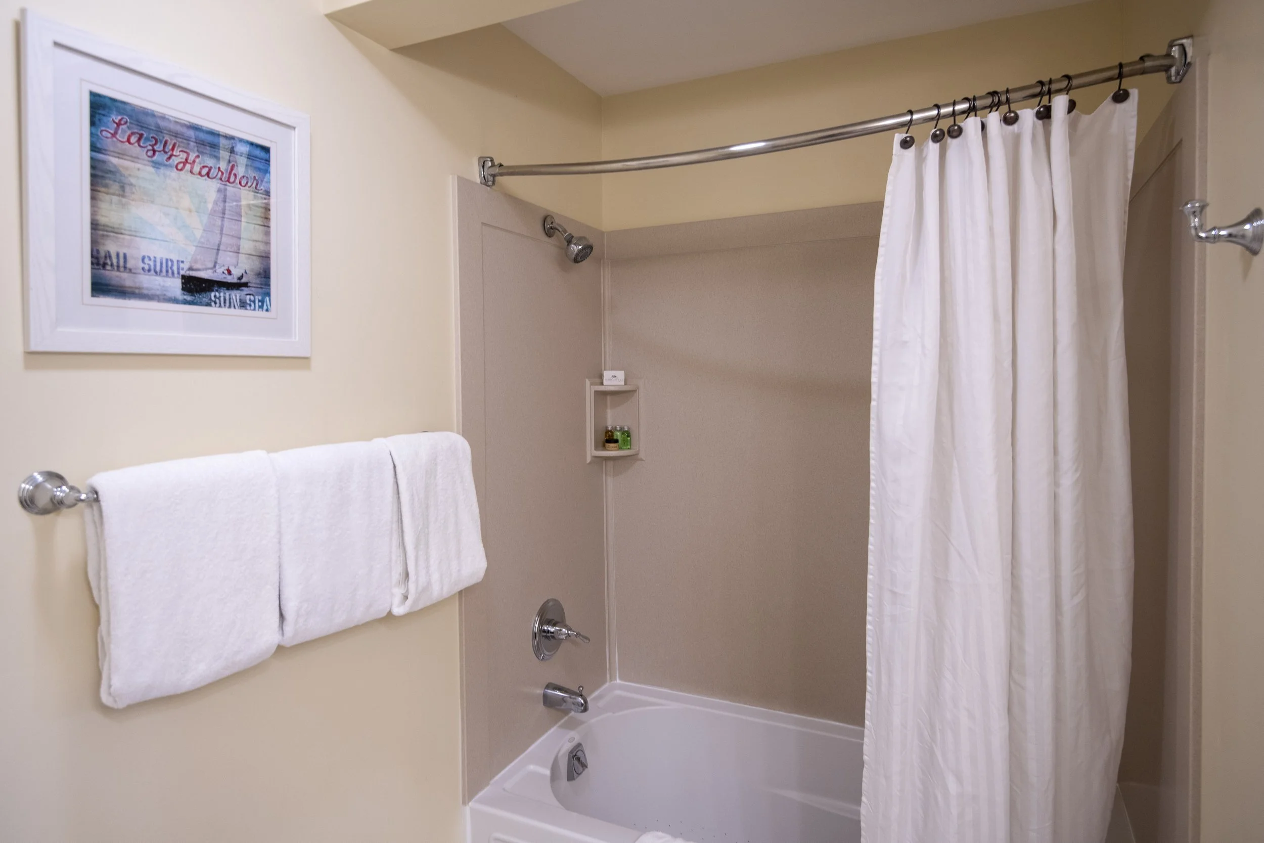 primrose inn bathroom room 12.1.jpg