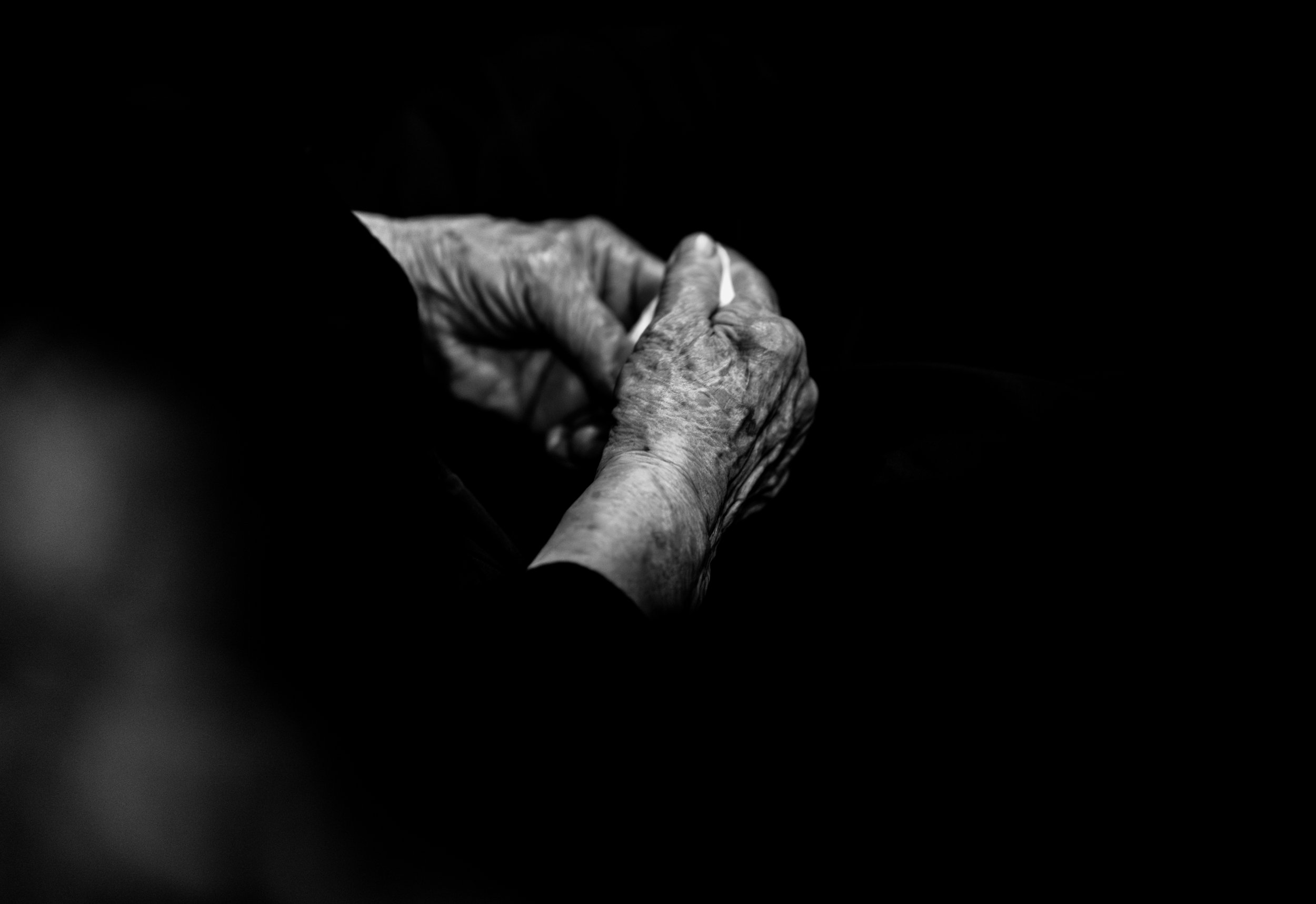 hands_photography_artemis_tsakiri.jpg