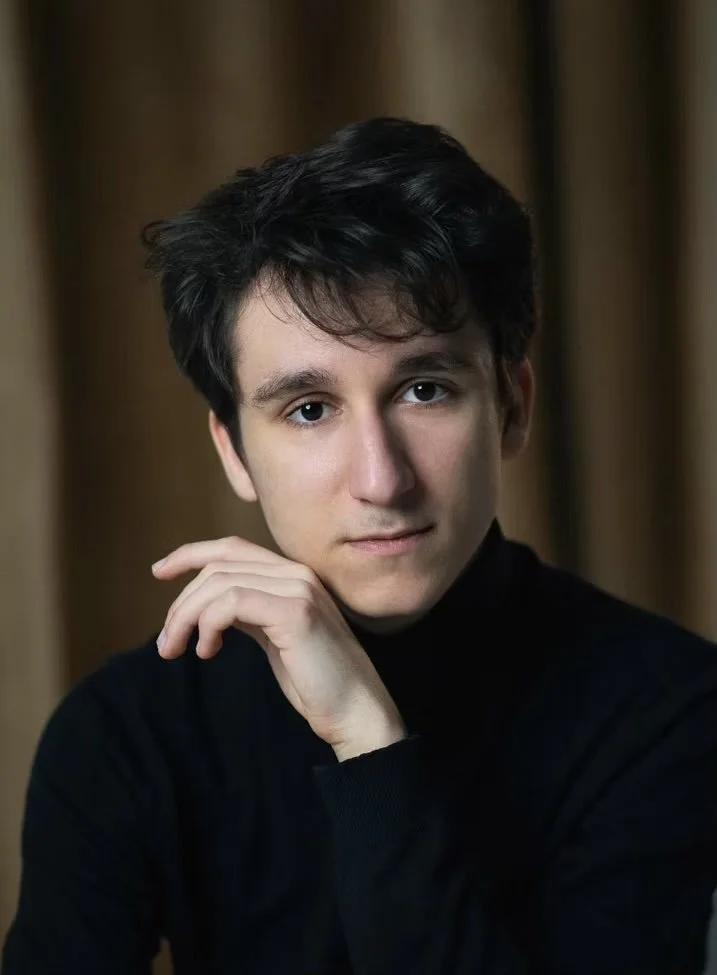 Valentin Magyar - Piano