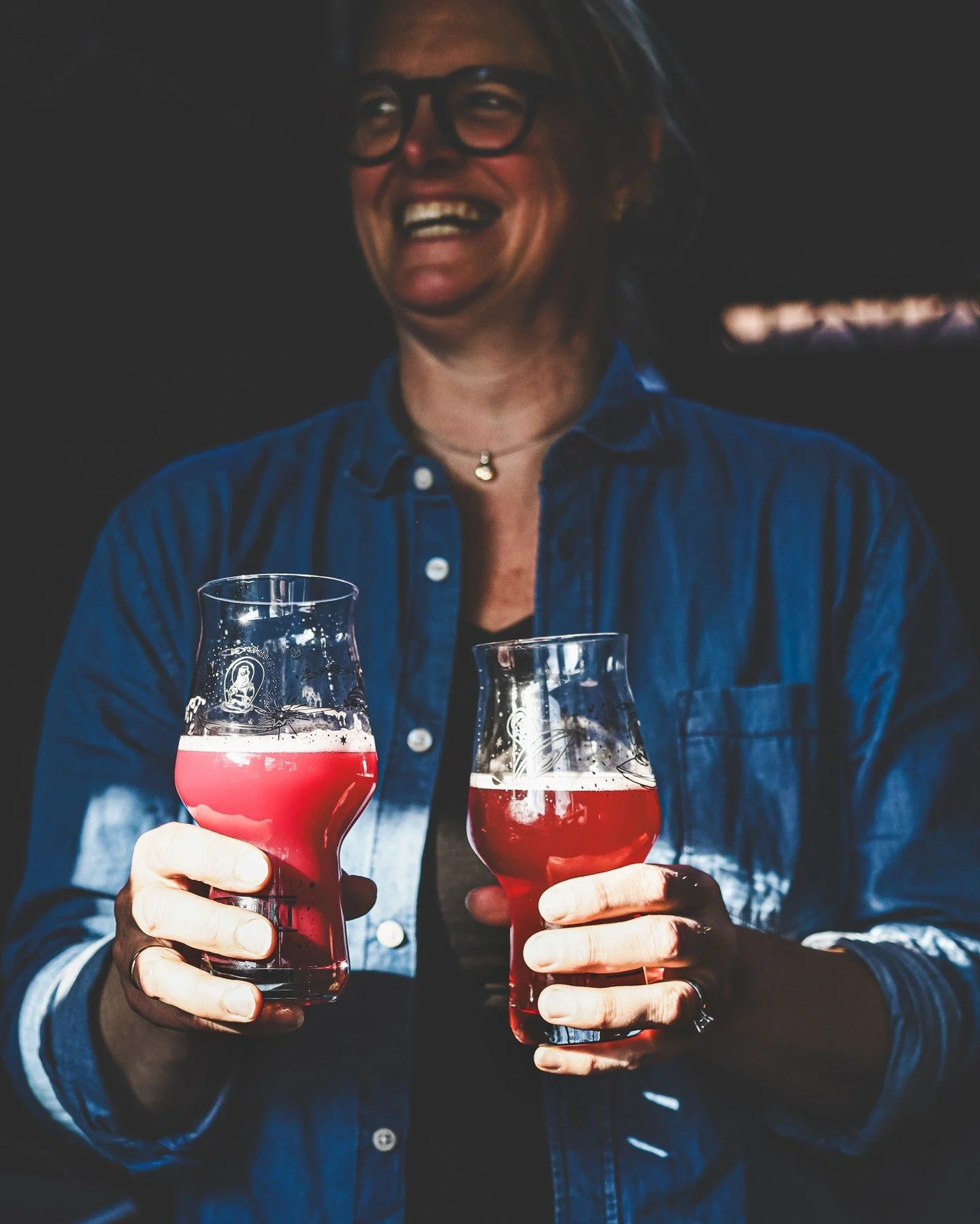 La BERRY HUNTER s&rsquo;accorde aux couleurs automnales 🌇

Notre SOUR au rouge vif, similaire au coucher de soleil, est un v&eacute;ritable smoothie alliant la douceur du cassis et l'intensit&eacute; de la myrtille 🫐

Disponible &agrave; la boutiqu