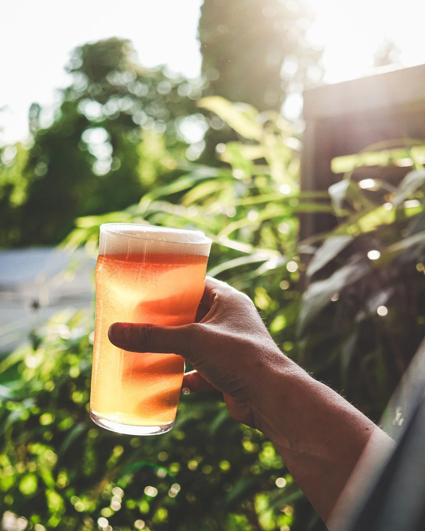 Le soleil brille et les bi&egrave;res sont fra&icirc;ches 🍻

Un petit Happy Hour dans l&rsquo;ambiance industrielle du DISTRIKT ou en terrasse pour profiter du soleil ☀️

Venez &agrave; Maule faire le plein de houblon!

🔥 Bi&egrave;re brass&eacute;