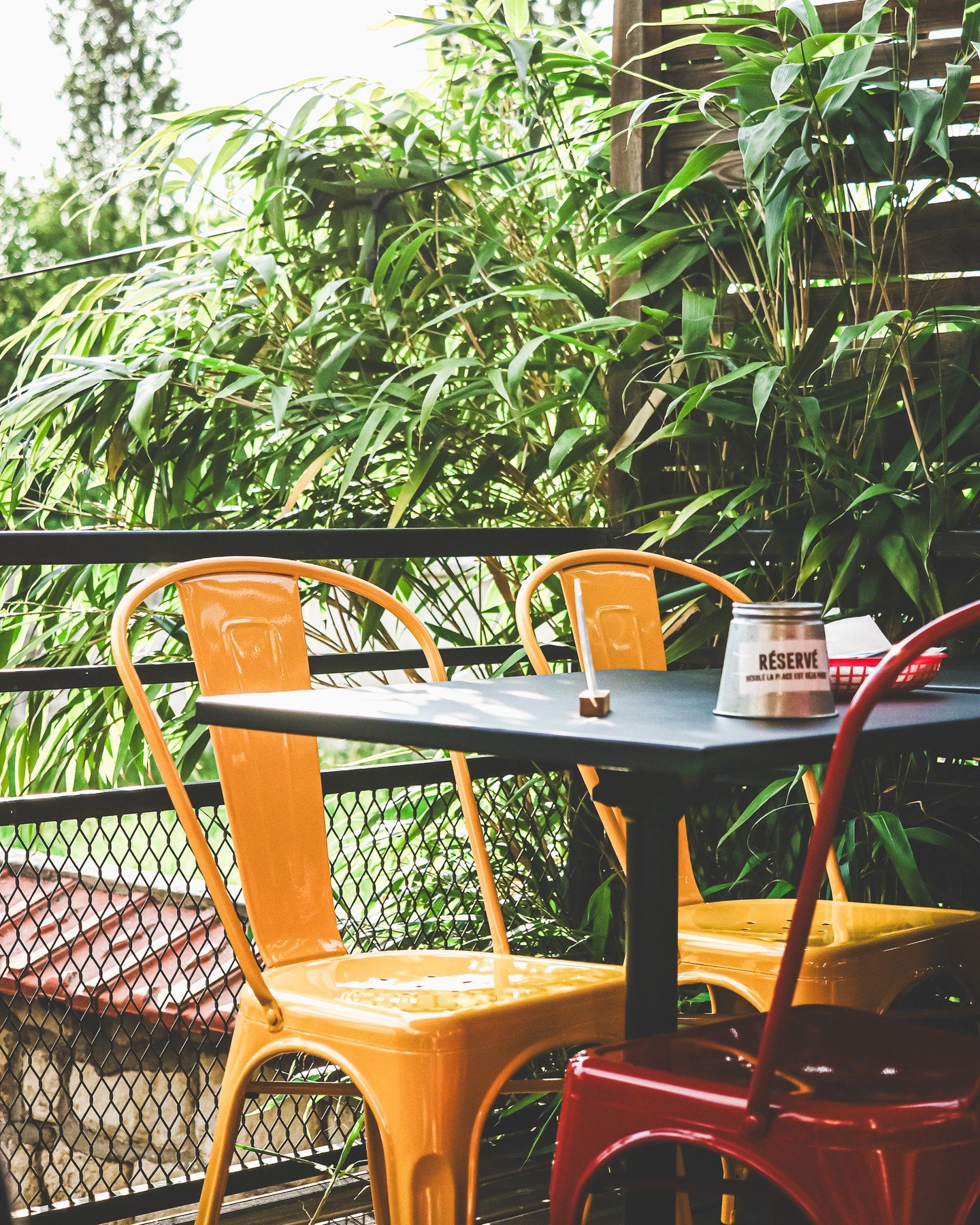 🥗 Les salades sont de retour &agrave; la carte

☀️ Venez &agrave; Maule profiter de notre terrasse pour faire le plein de soleil!

🔥 Bi&egrave;re brass&eacute;e sur place / Burgers maison
🎯 Flippers et Fl&eacute;chettes
☀️ Terrasse
🍔 Mercredi au 