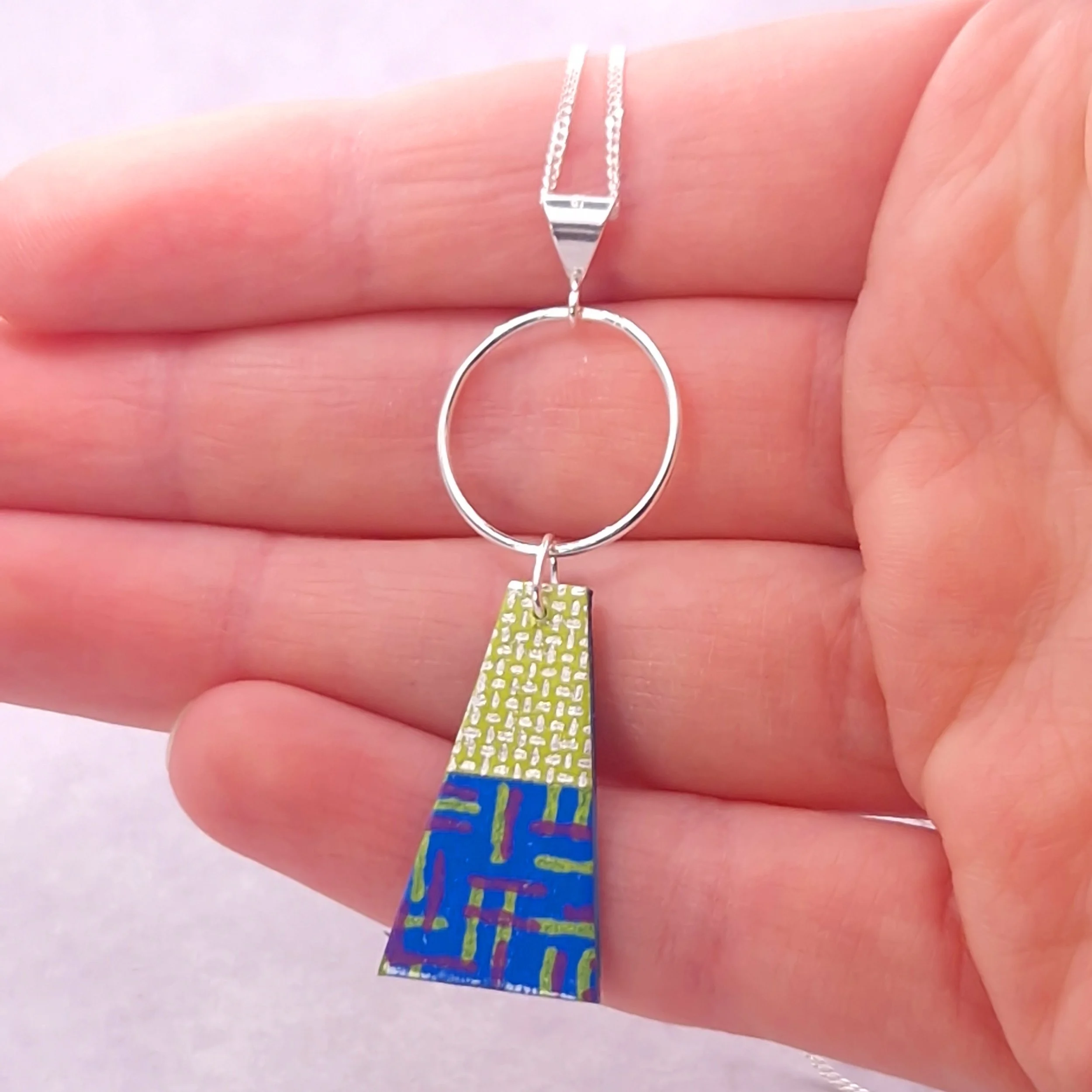 trapeze-pendant-blue-violet-b (3).jpg
