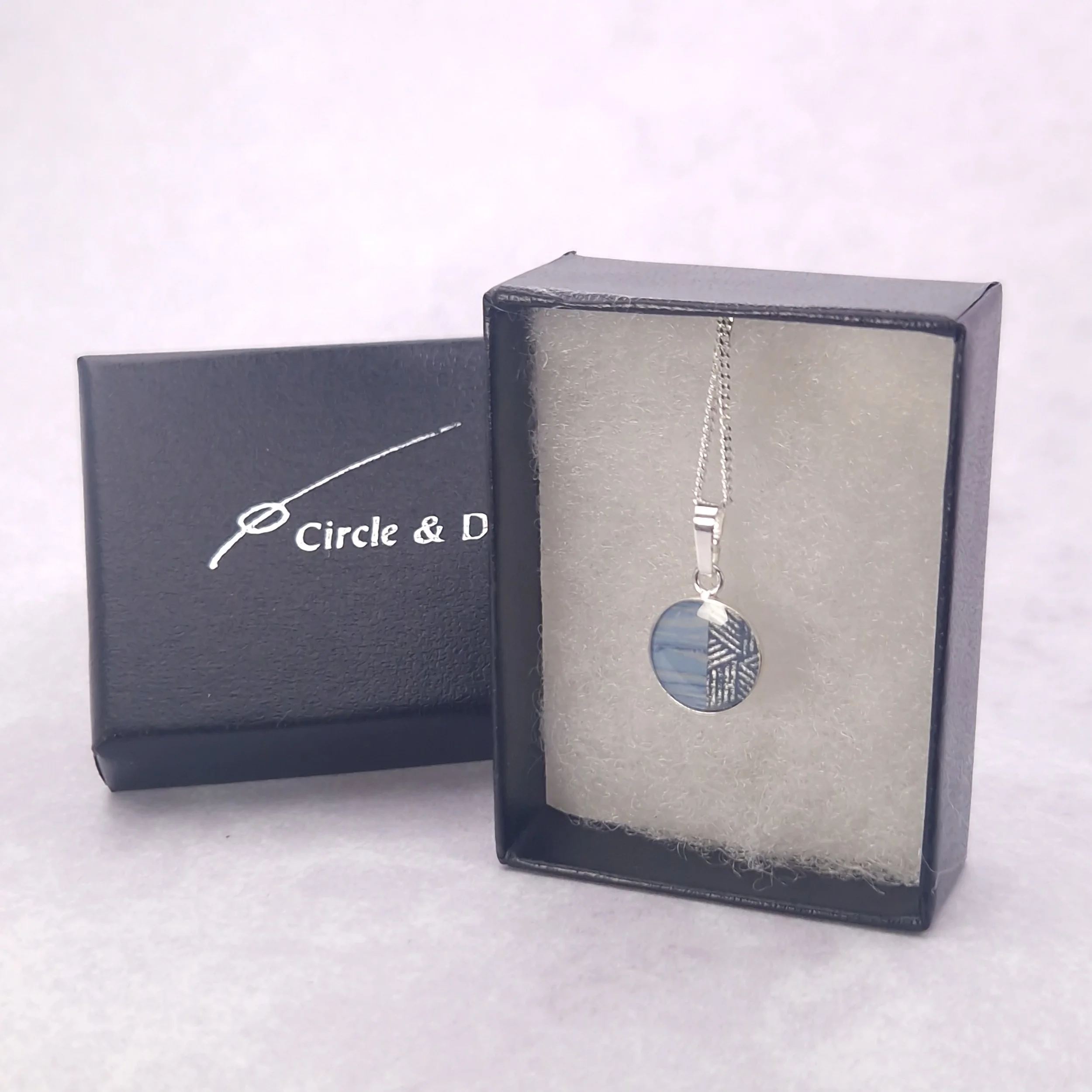 dot-pendant-blue-violet (2).jpg