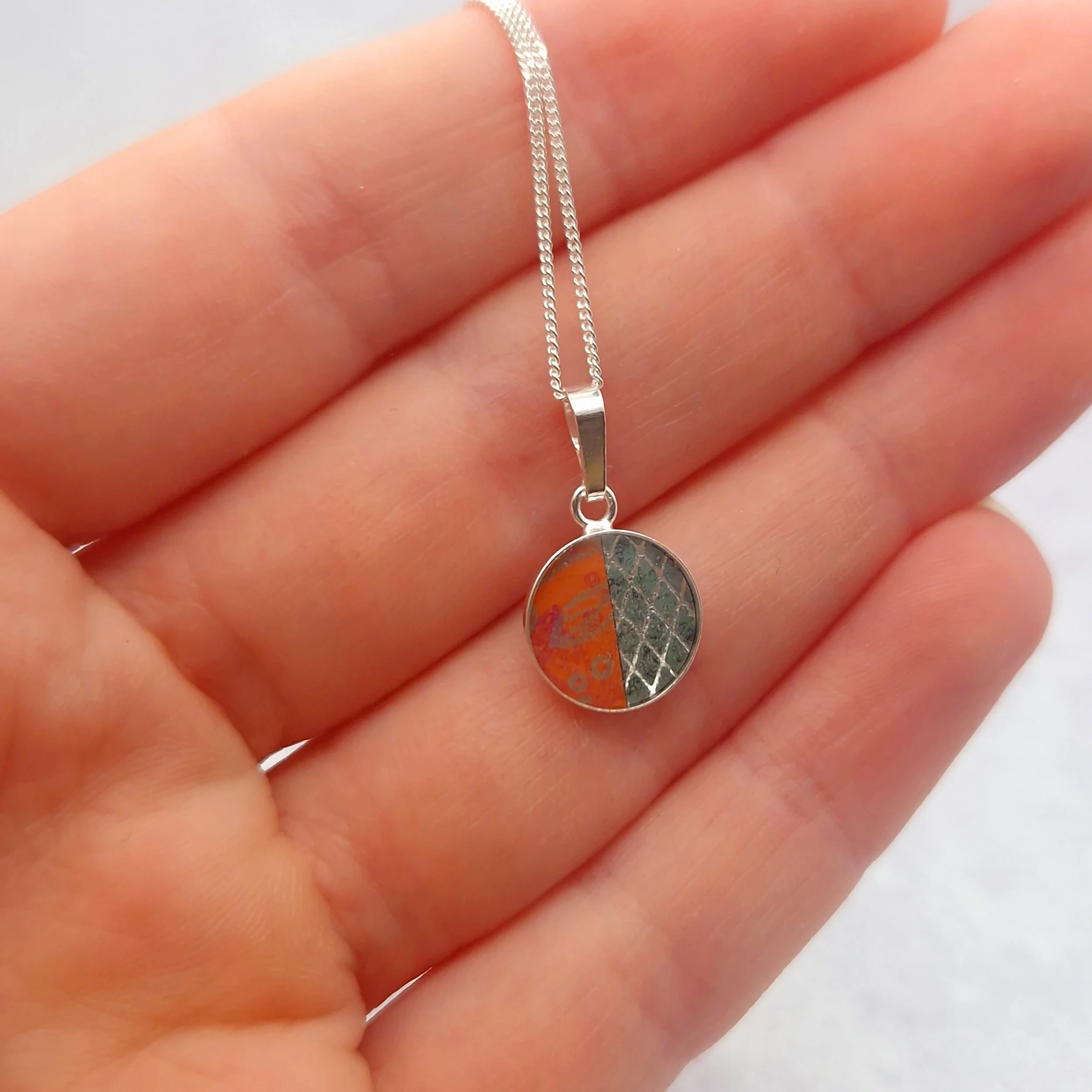 dot-pendant-autumn-orange-3.jpg