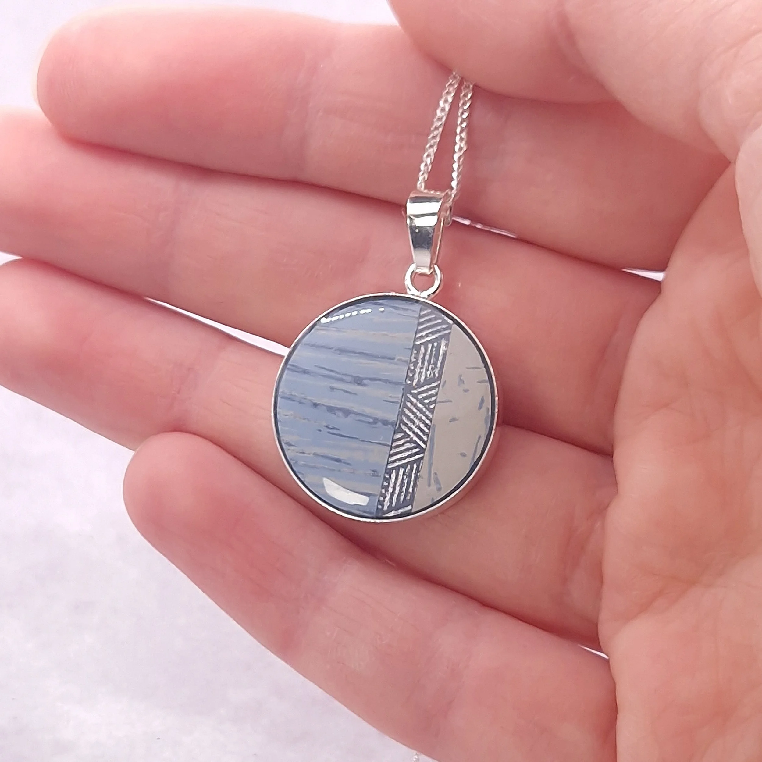 circle-pendant-blue-mist (3).jpg