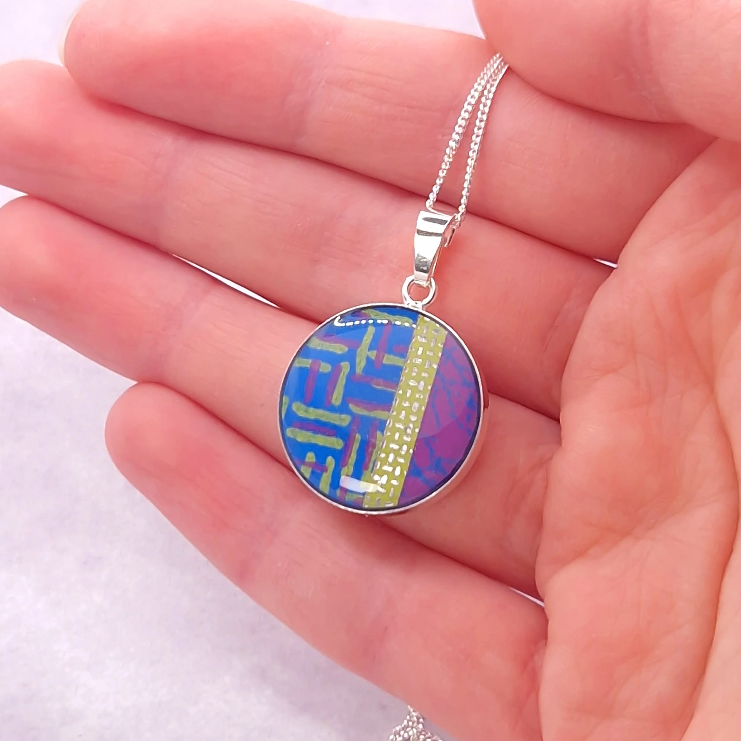circle-pendant-blue-violet (3).jpg