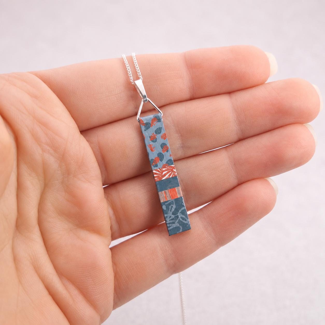 long-slim-pendant-blue-coral (2).png