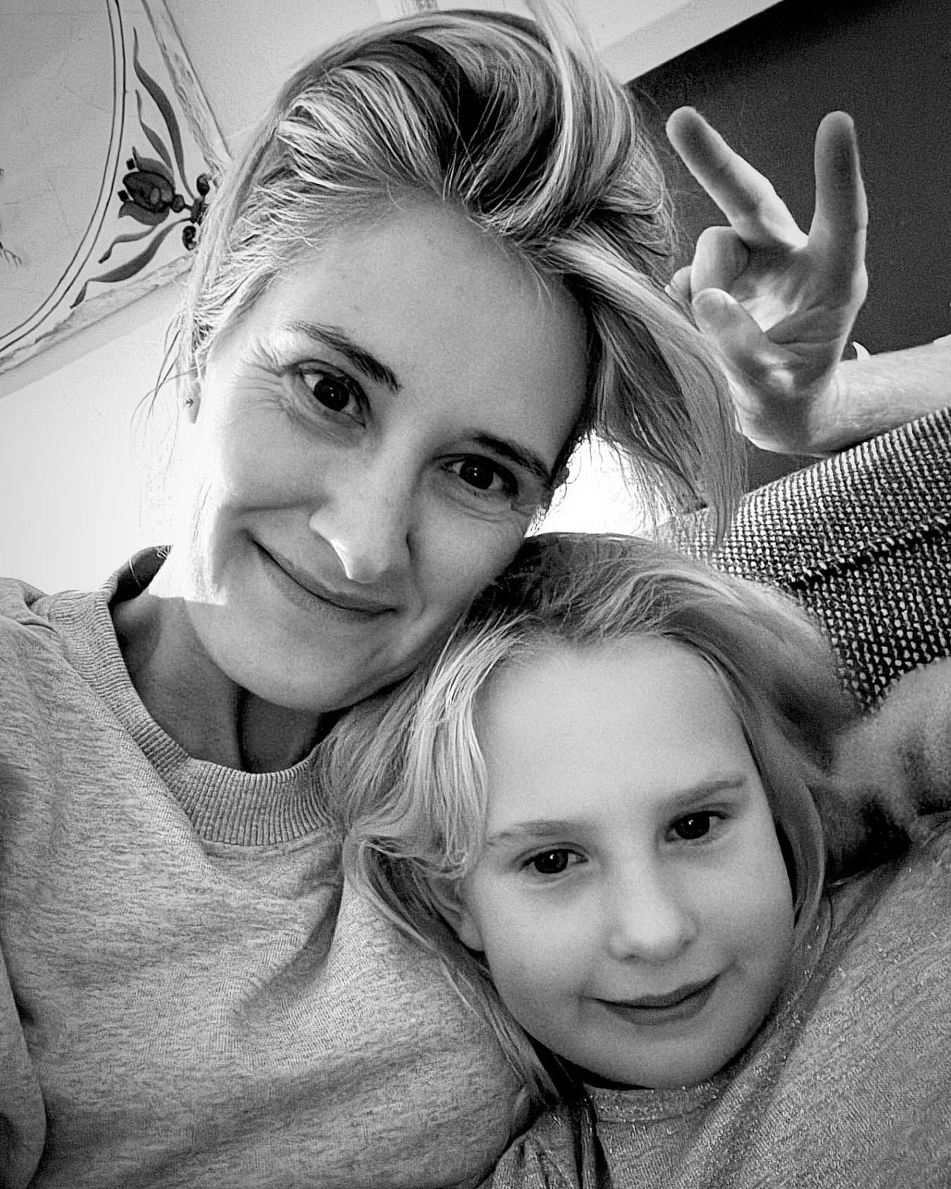 In 2021 deelde ik in mijn stories over mijn eerste pilotprogramma Jouw Waarheid Leven. Ik had bijna geen volgers, maar ik geloofde er zo in omdat Life Alignment mijn eigen leven had veranderd en ik mijn vastlopen eindelijk begon te begrijpen. 

Vier 