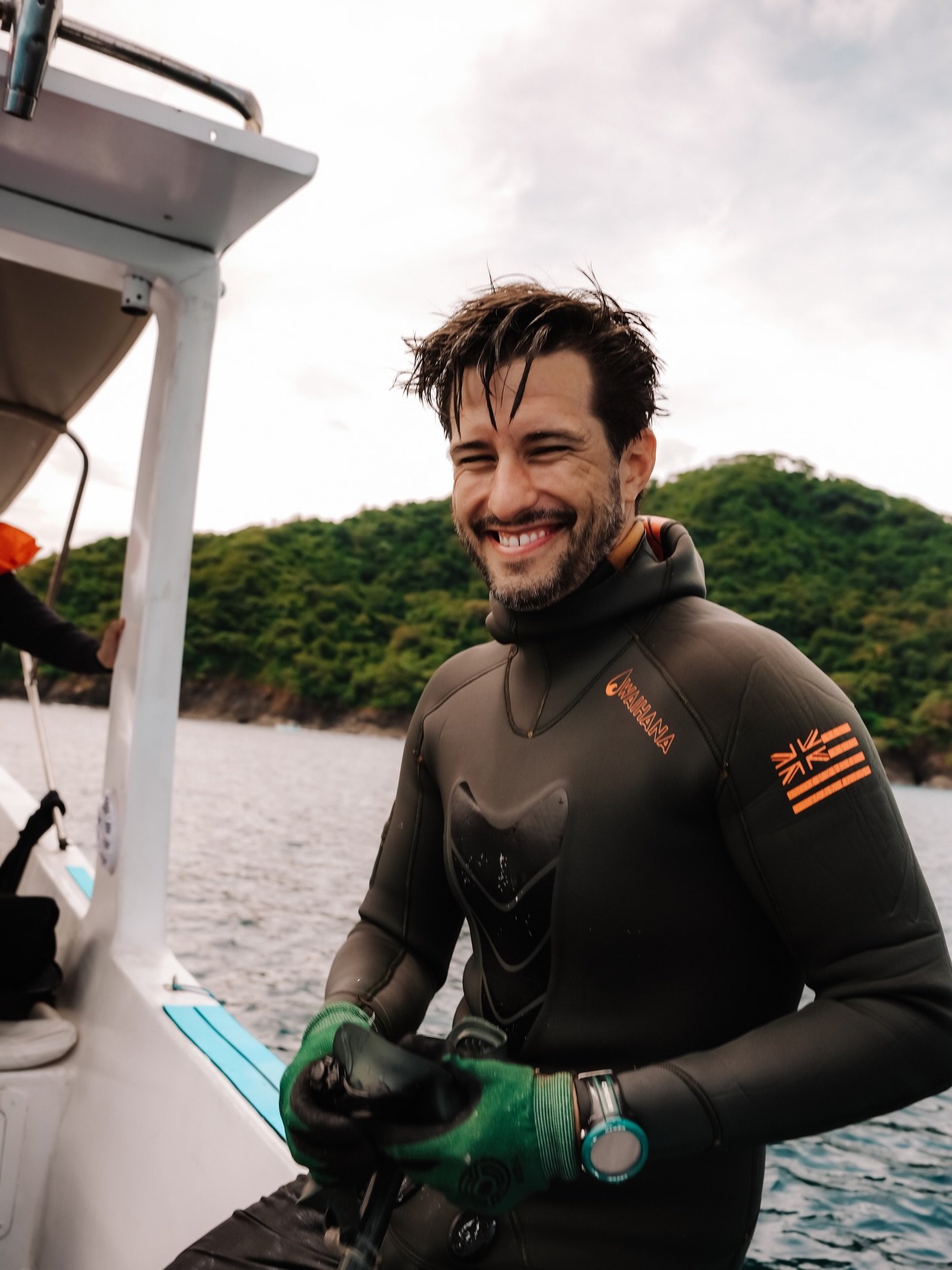 Once you leave the reef behind, control gives way to awareness.⁠
⁠
In blue water, there&rsquo;s nothing to lean on, only your breath, your movement, and your response to the open ocean.⁠
⁠
Private blue water charters are built for spearos who want to