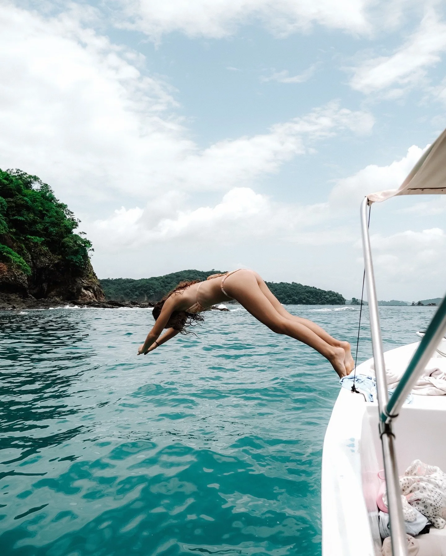 Some people are drawn to the ocean in a way that&rsquo;s hard to explain.⁠
⁠
It&rsquo;s not just the views. It&rsquo;s not just the movement.⁠
⁠
It&rsquo;s how everything slows down once you&rsquo;re in the water, how your breath changes, how your at