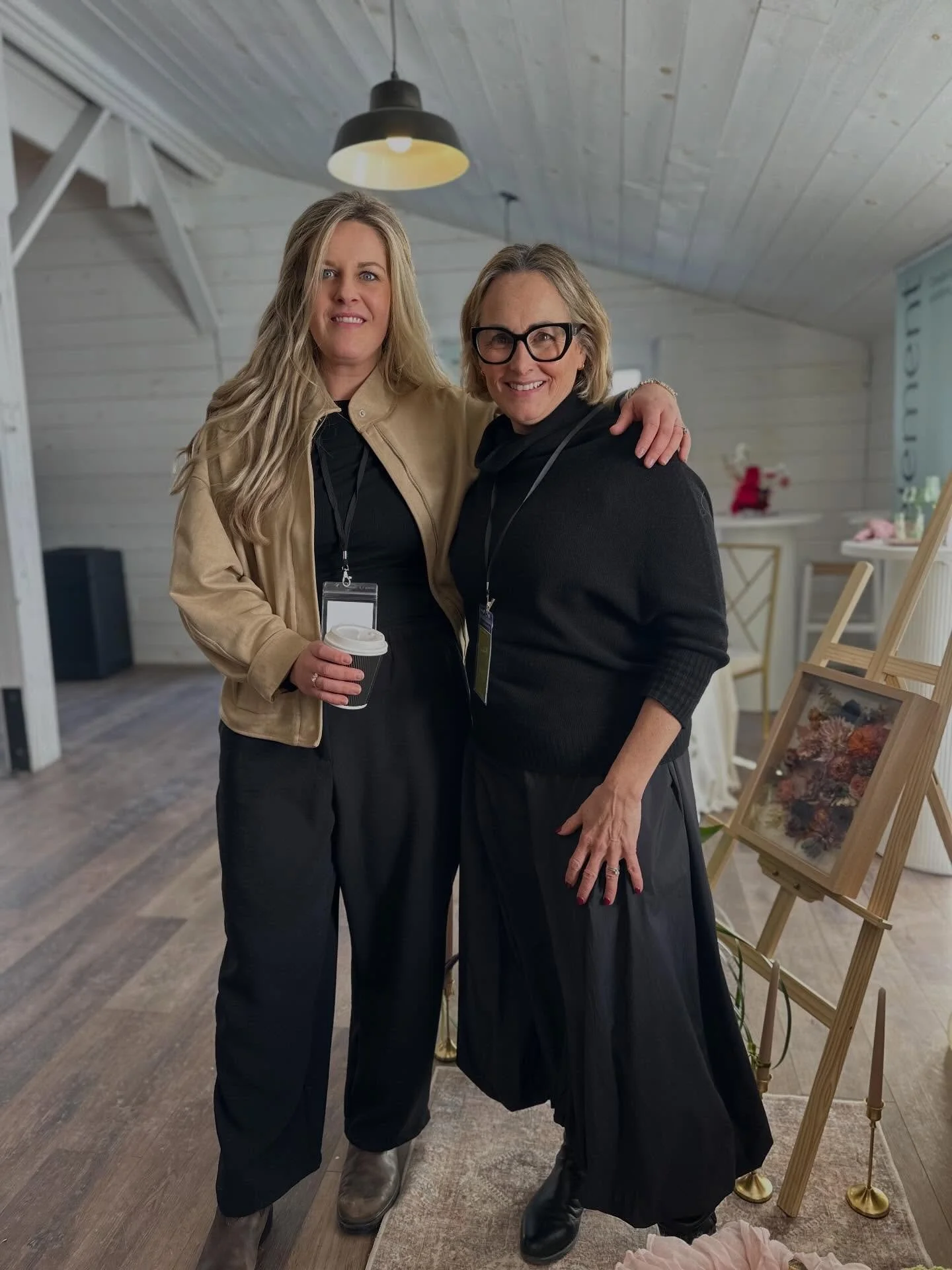 I have made so many wonderful friends from the fellow vendors I&rsquo;ve worked with over the years.  Honestly, the very best people, and this is one of them.  Jess of @hyggebloomflorals and I have collaborated on countless weddings, but only met for