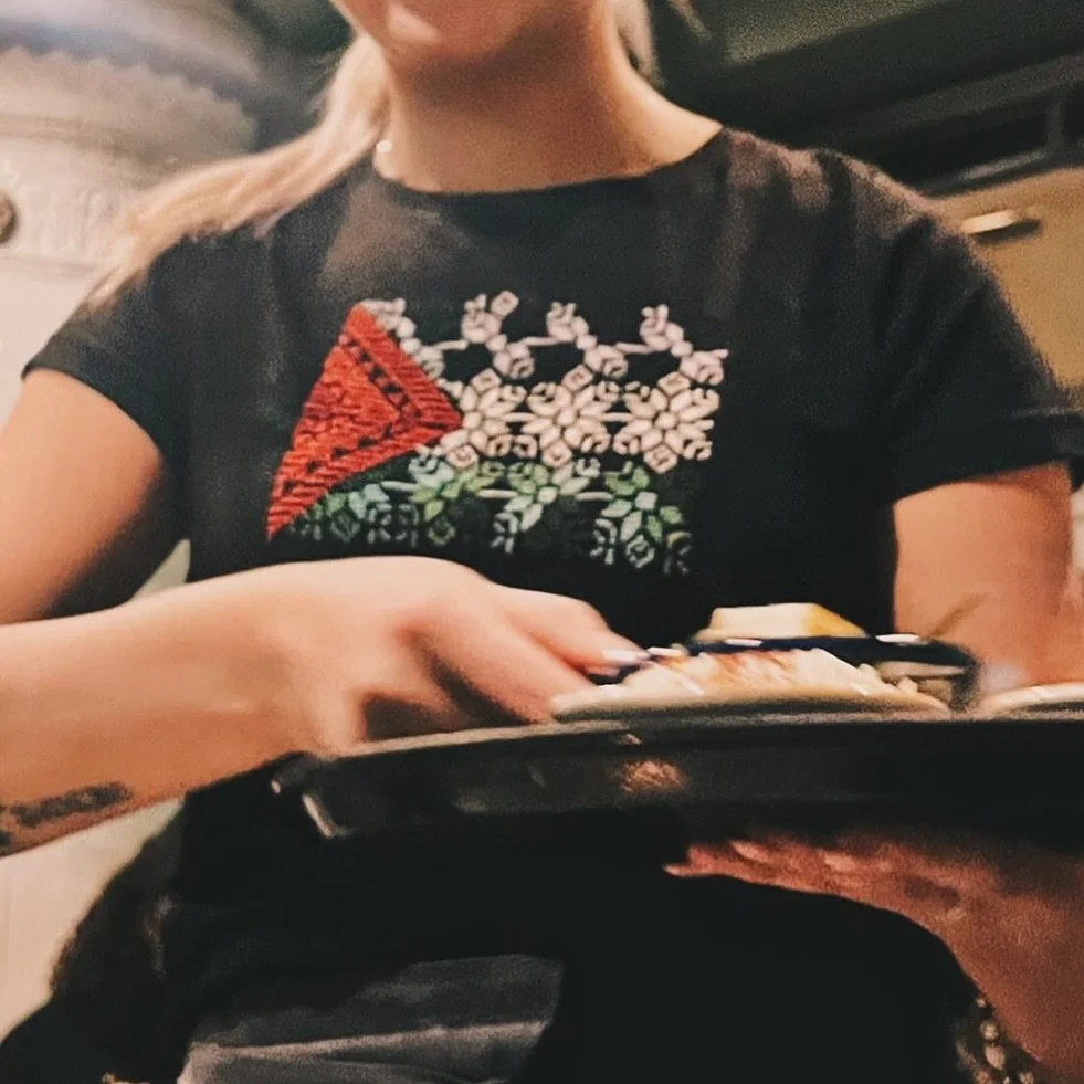 K&auml;ra kunder, 💛

Restaurangen &auml;r abonnerad fr&aring;n kl. 19:00 ikv&auml;ll fredag. 
Vi har &ouml;ppet som vanligt fram till dess 
V&auml;lkomna innan 19:00! 🙏