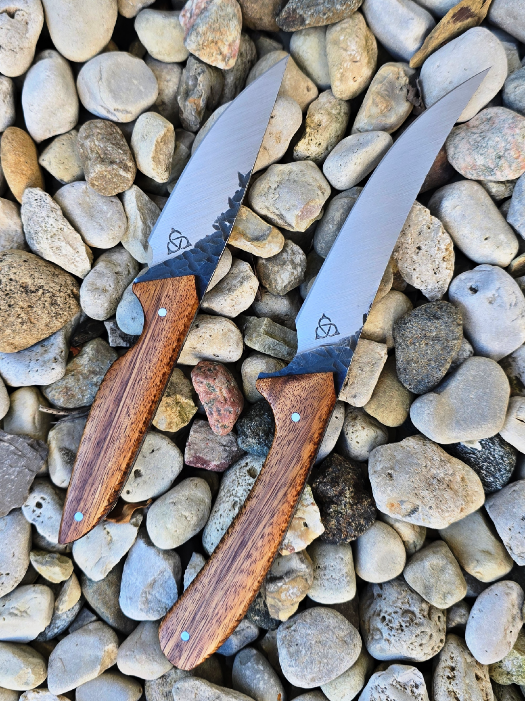 custom filet knives made from carbon steel by gordian key forge
