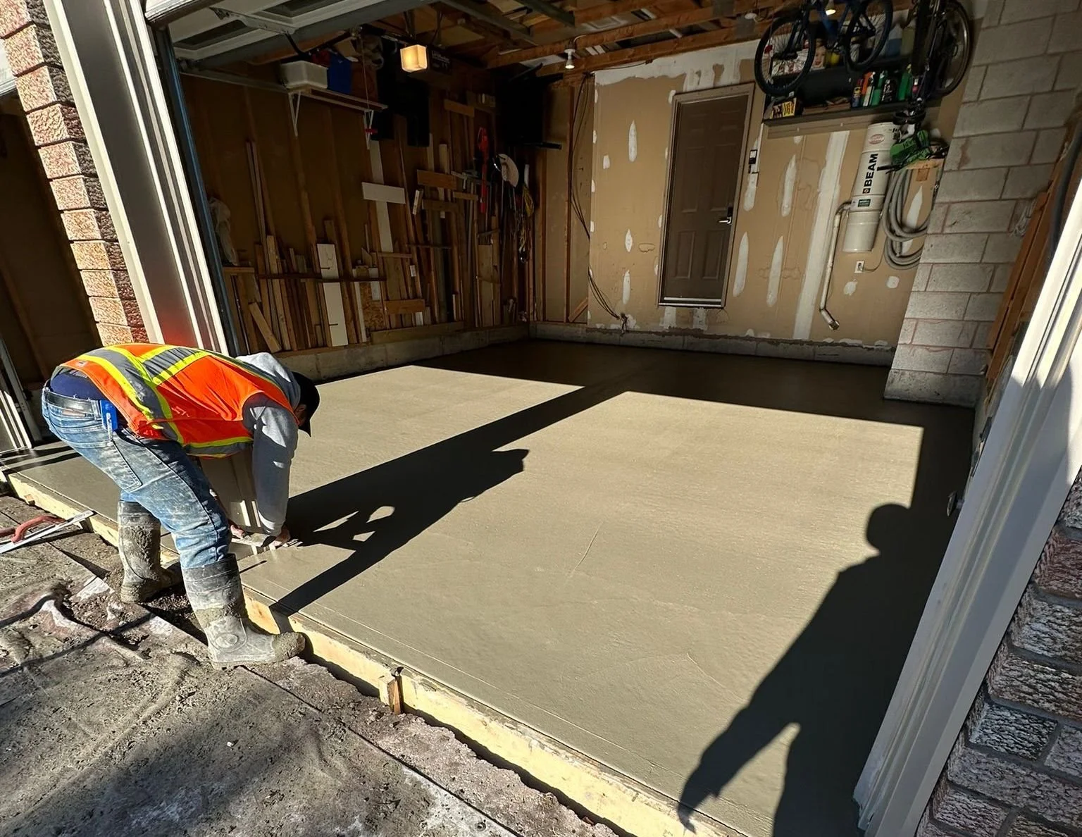Concrete Garage Floor Installation in Scarborough