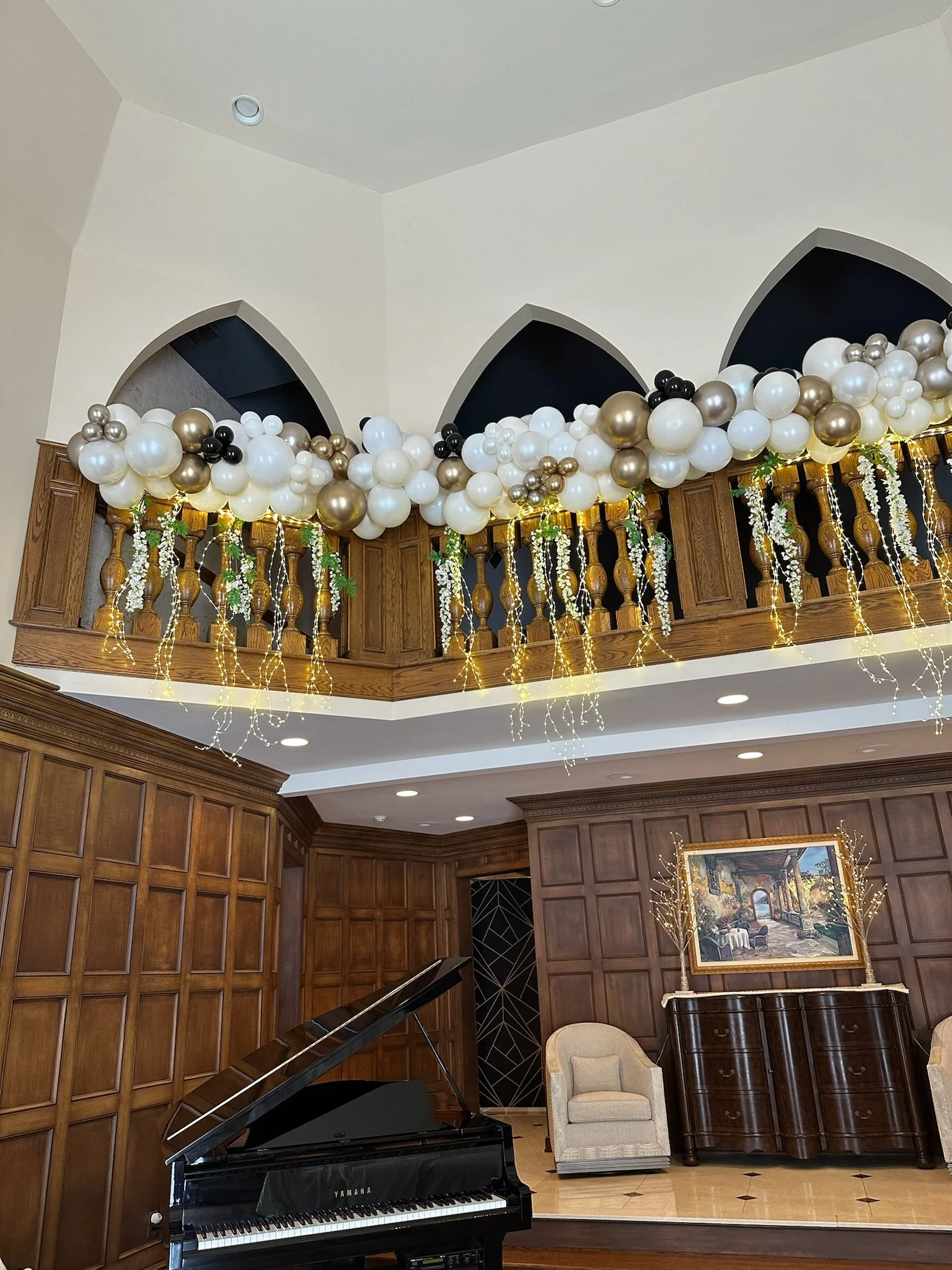 balloon garland home.jpeg