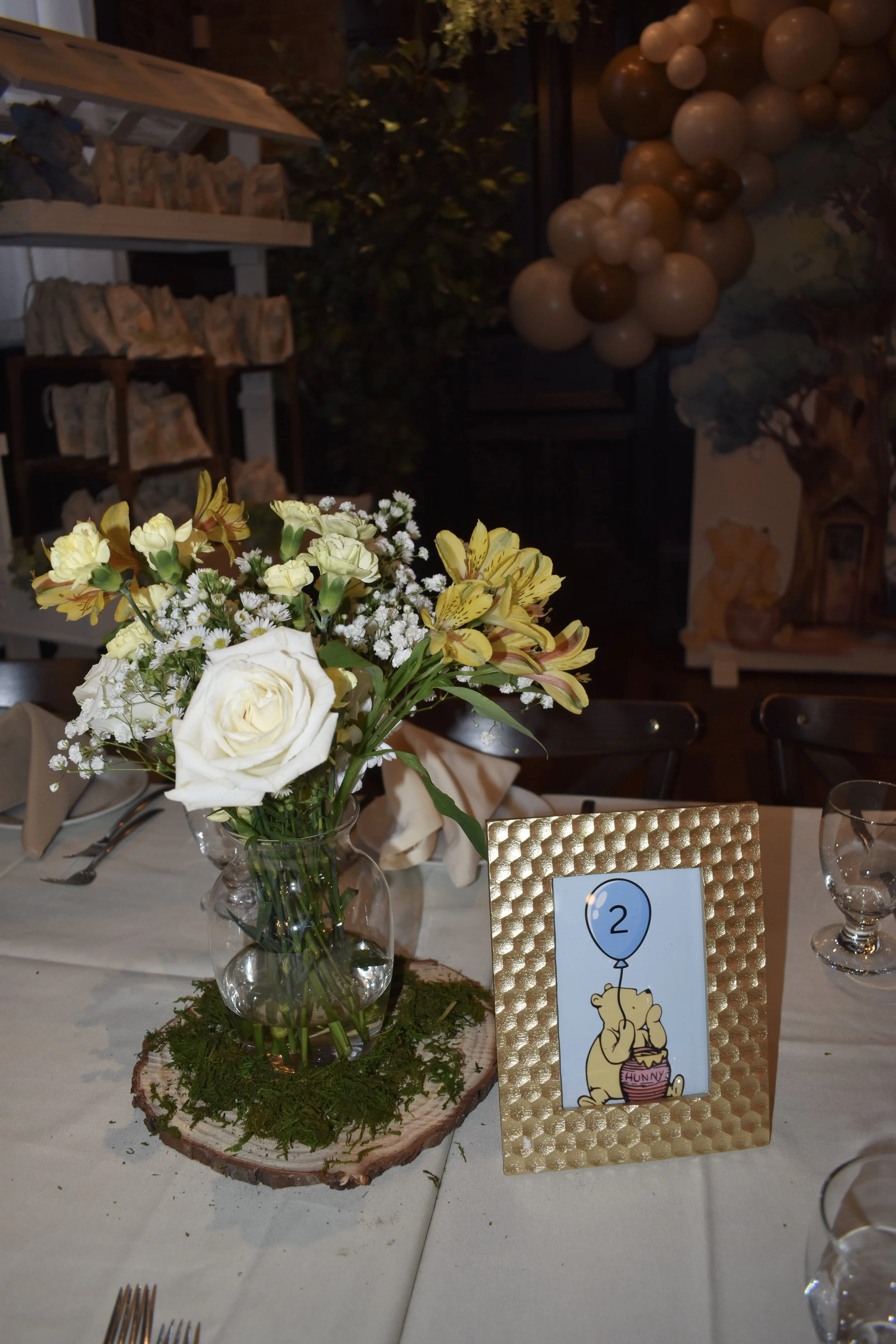 winnie flower centerpiece.JPG