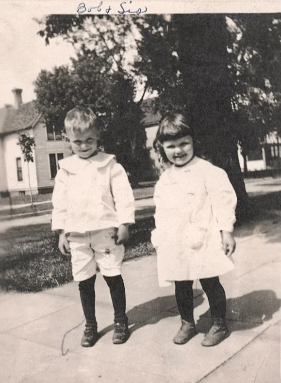 Lyla Mae Kellum with her brother Bob, abt 1918