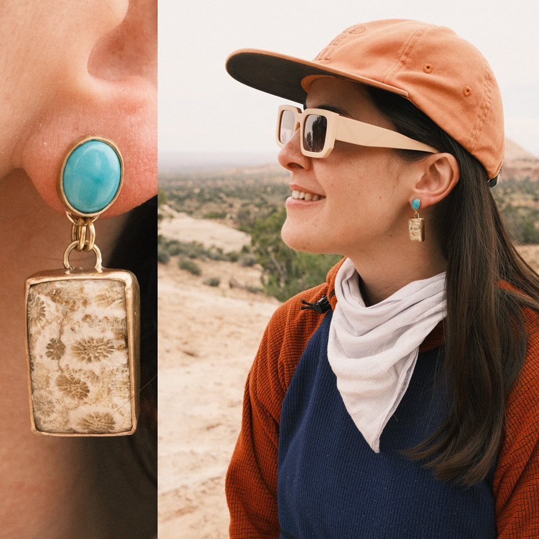 y&rsquo;all. I am OBSESSED with fossilized coral + turquoise! 😍🩵 you&rsquo;ll be seeing more of this combo! 

#handmadejewelry #metalsmith #metalsmithsociety #metalsmithjewelry #silversmithjewelry #slowcrafted #smallbusiness #madeinutah #desertinsp