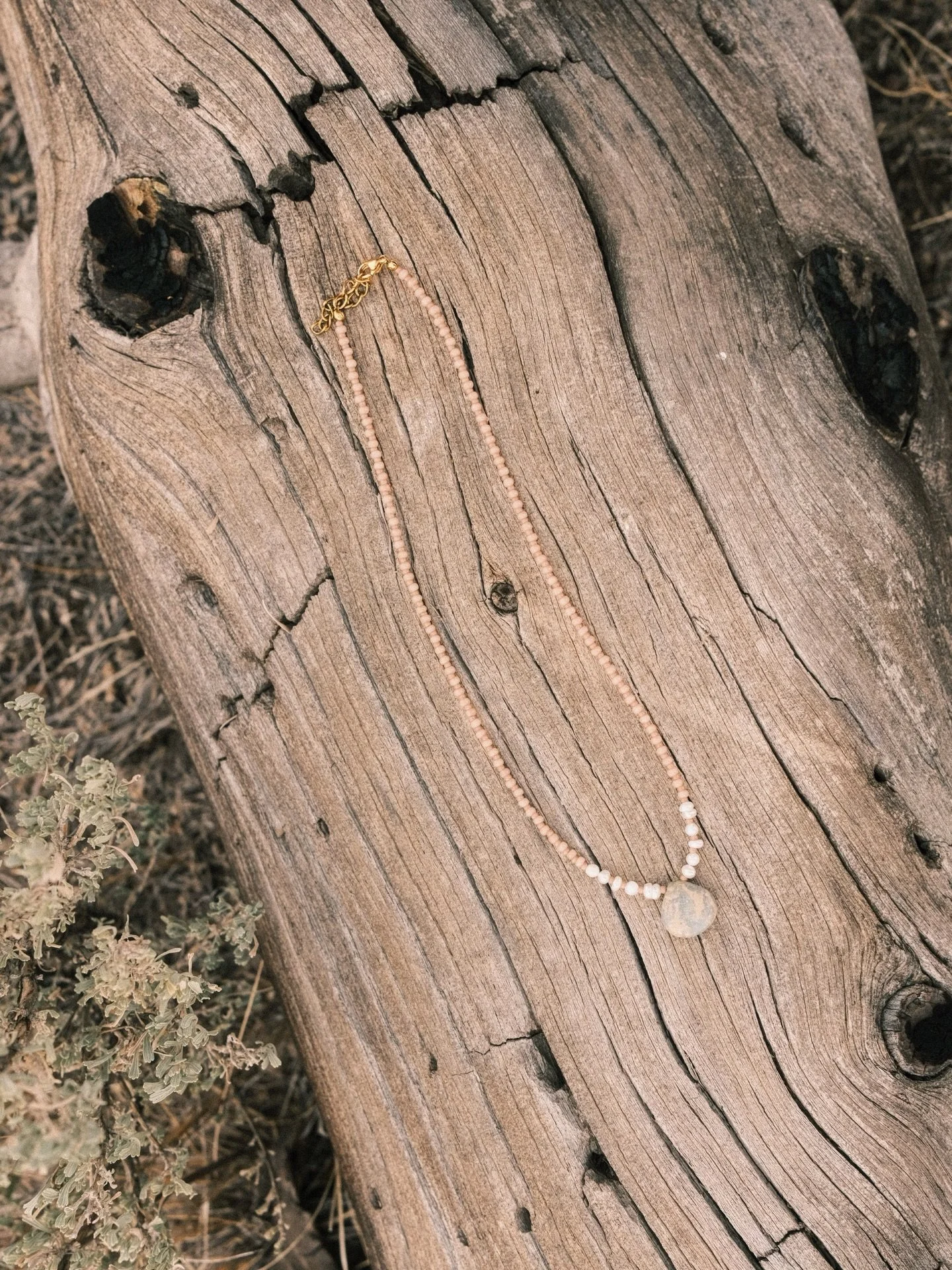 ongoing obsession with opal and sandstone 🤎
