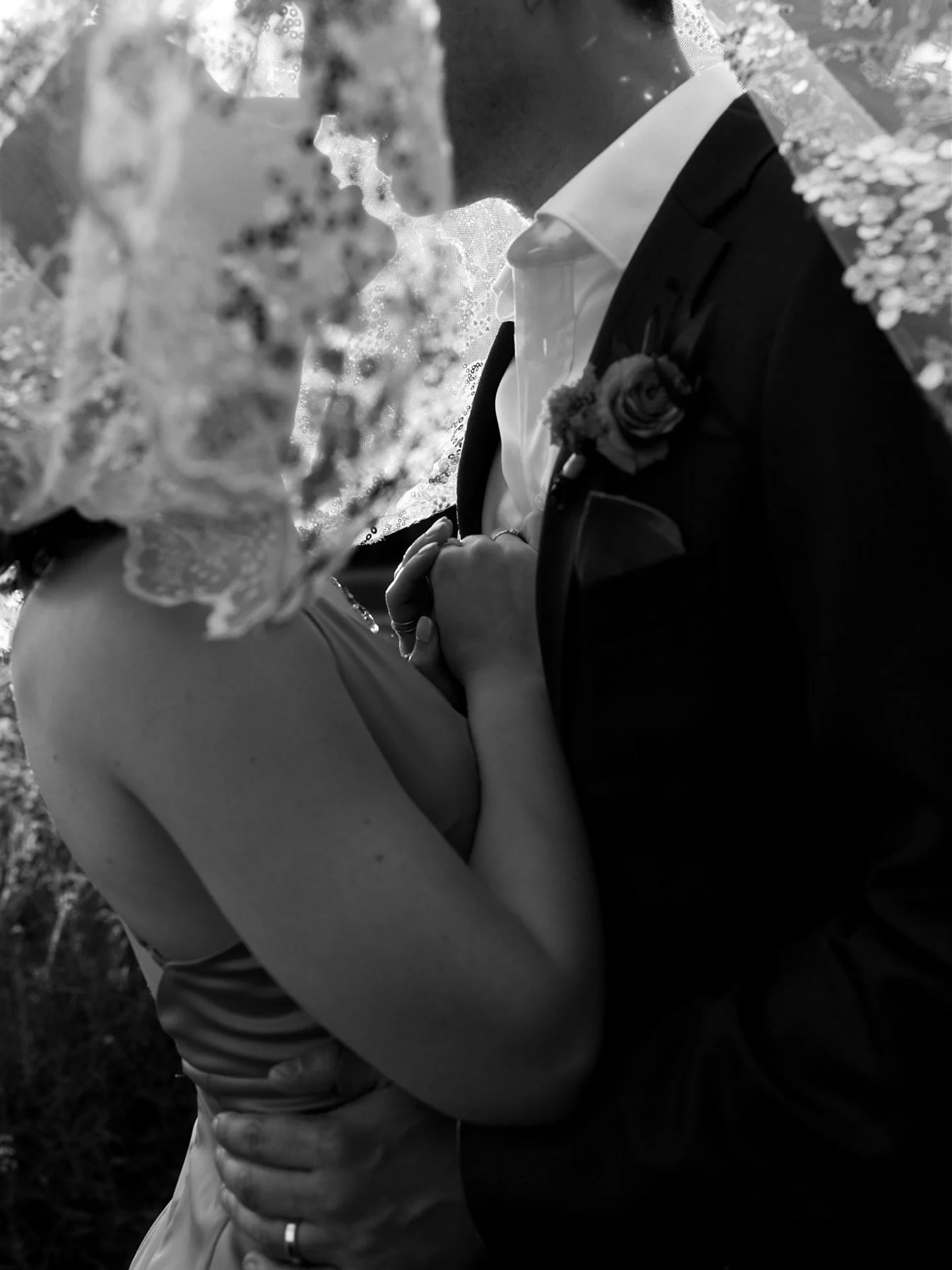 Fragments of time 

Second shooting for @graceinezphotography 

.
.
.
.
#richmondweddingphotographer #richmondwedding #virginiaweddingphotographer #virginiaelopementphotographer #virginiaisforlovers❤️ #virginiabeachphotographer #virginiabeachweddingp