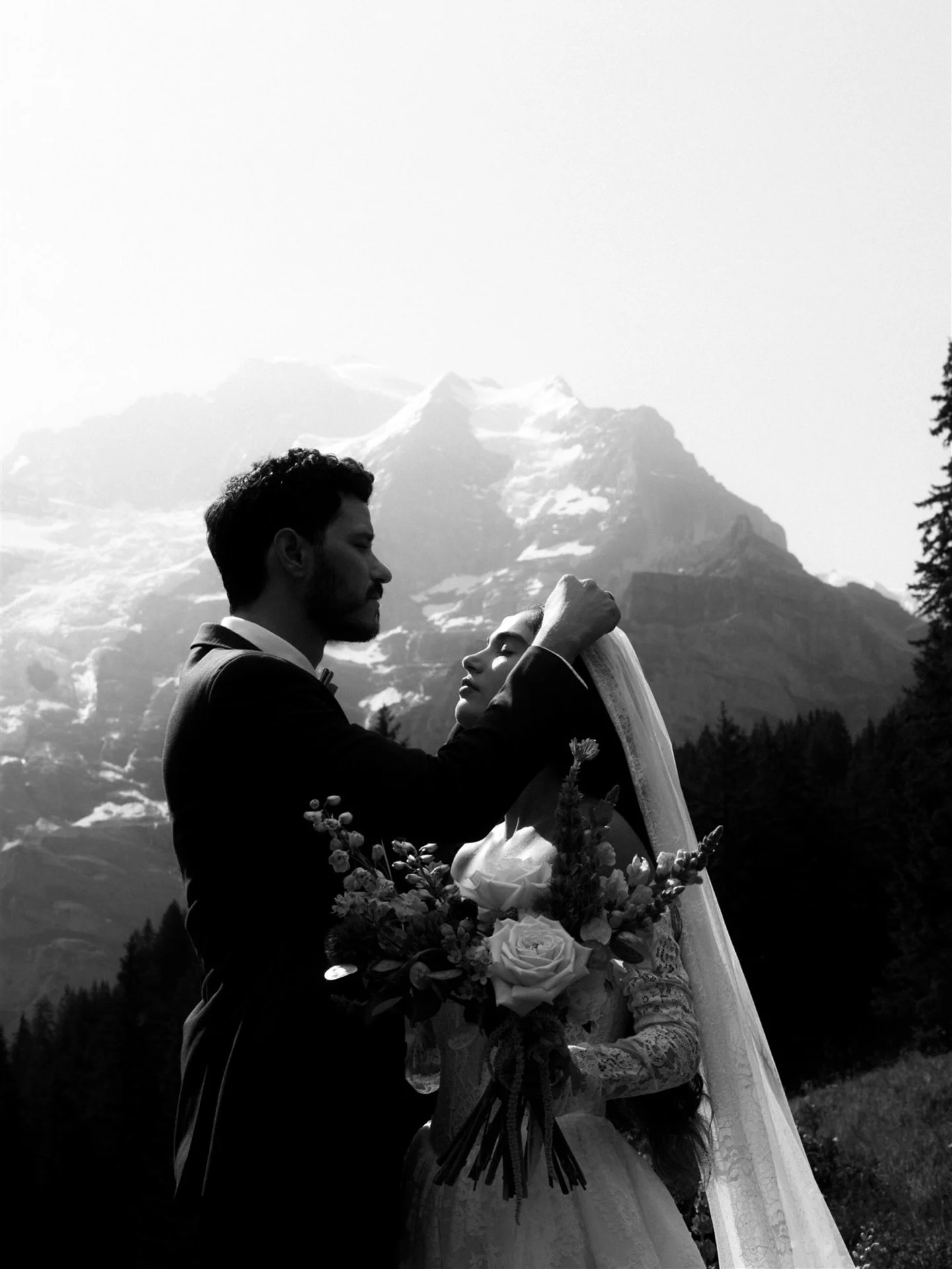 Eternal 

A glimpse into a magical day. It was an honor returning to the mountains I hold dear to my heart, a canvas of endless inspiration. The perfect opportunity to wander new horizons and let creativity run free.

couple @themodelcouple.mallorca 