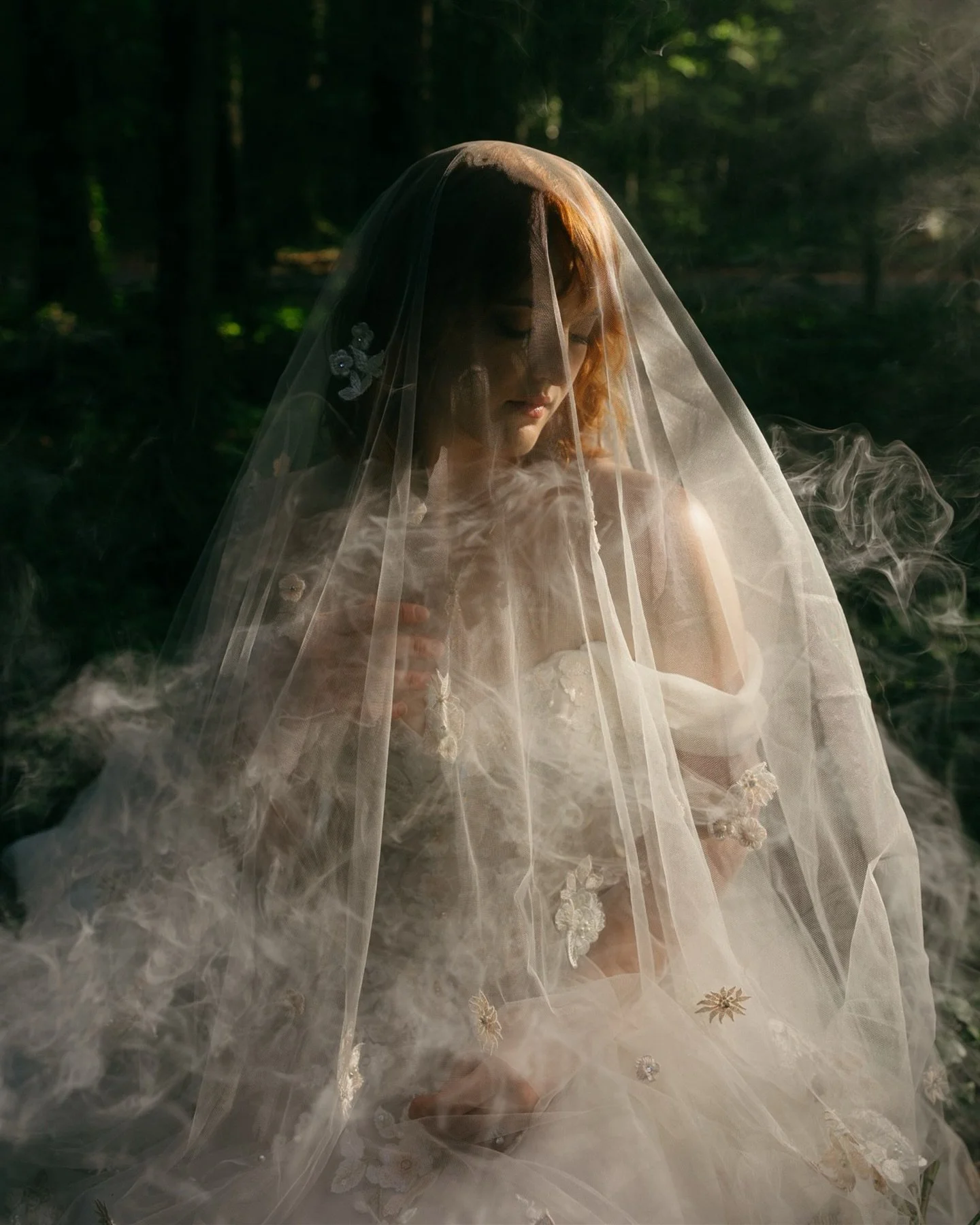 Liminal 

A concept that invites you to step into a realm beyond the ordinary.

I wanted to create a space that felt surreal and full of depth where abstraction and emotion merged.

Letting light guide through the different layers of sensation.

#vir