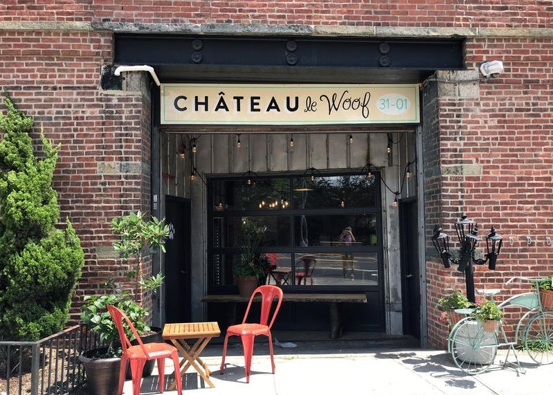 chateau le woof.jpg