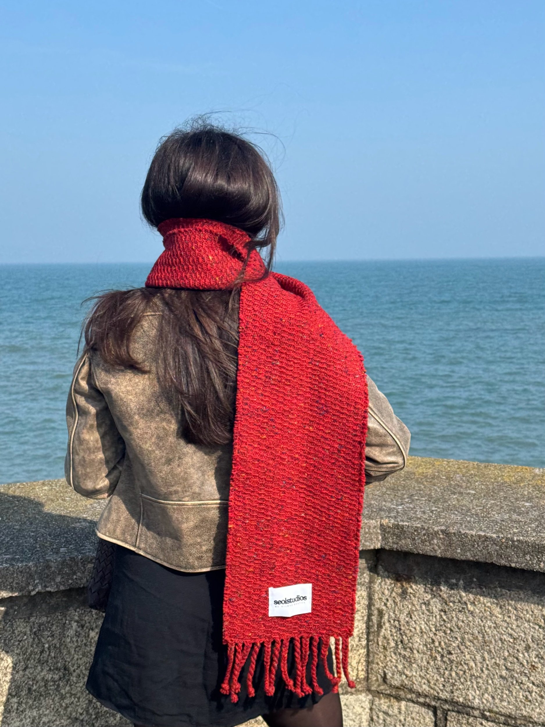 dublin tweed weaving ireland heritage irish handmade handwoven fabric ailbhe beatty architect weaver weaving loom seol studios scarf fashion interiors