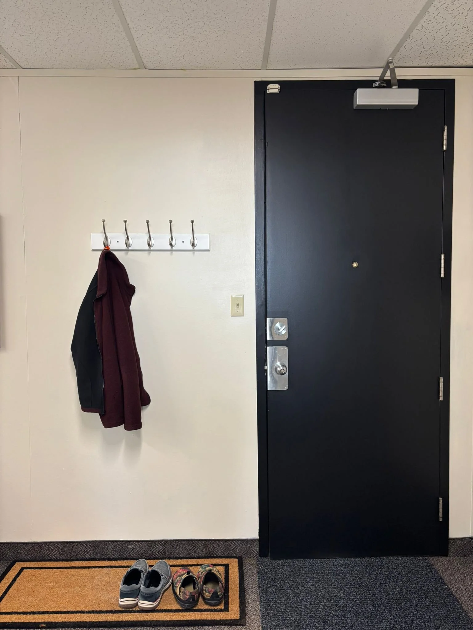 Hang up your coat at the Eleusium Psychotherapy Office in Ottawa