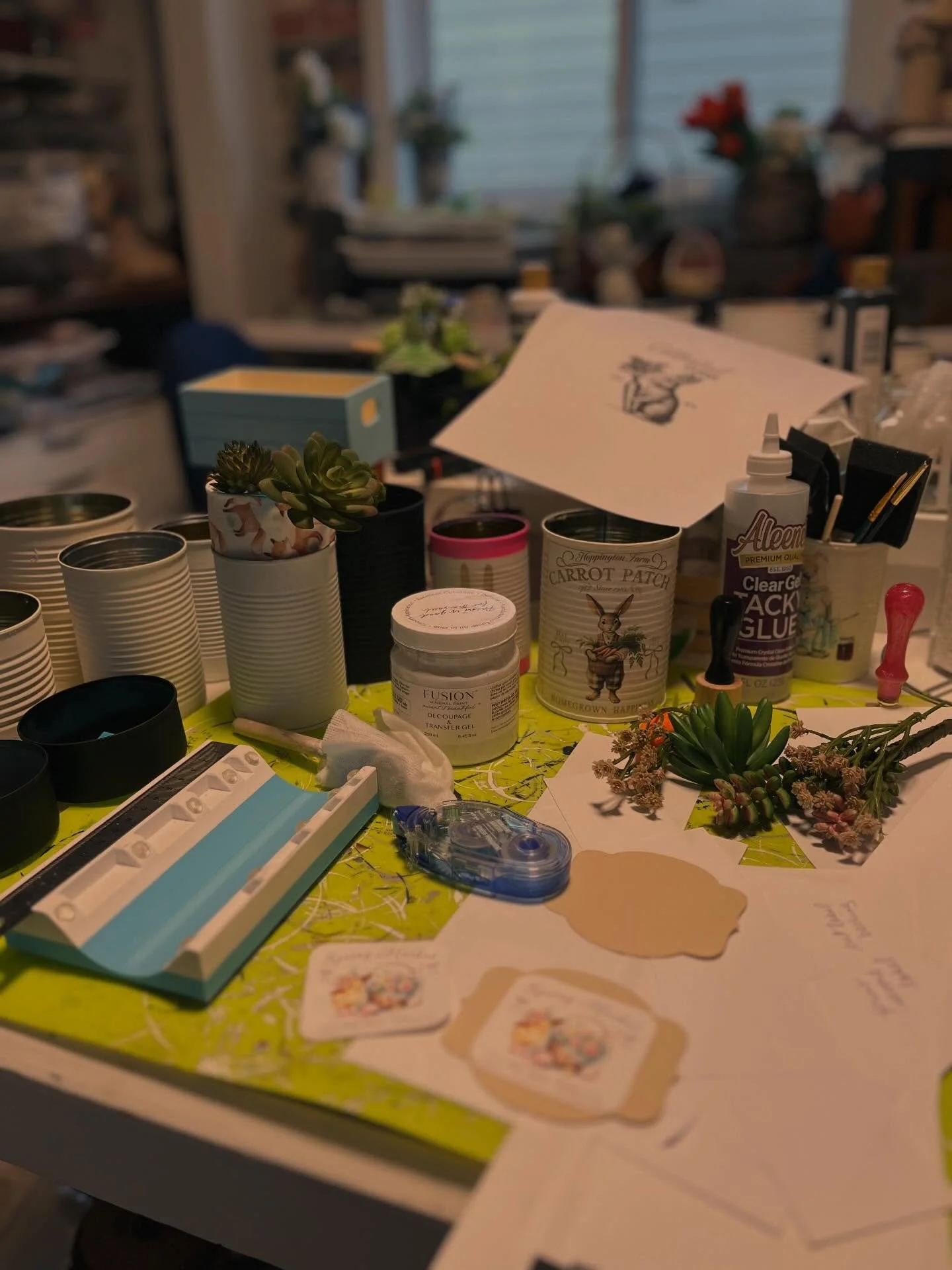 Anyone else feeling the mid-project chaos? Do not despair. Beautiful things are being planted. Keep growing. You got this. 🐿️🌷