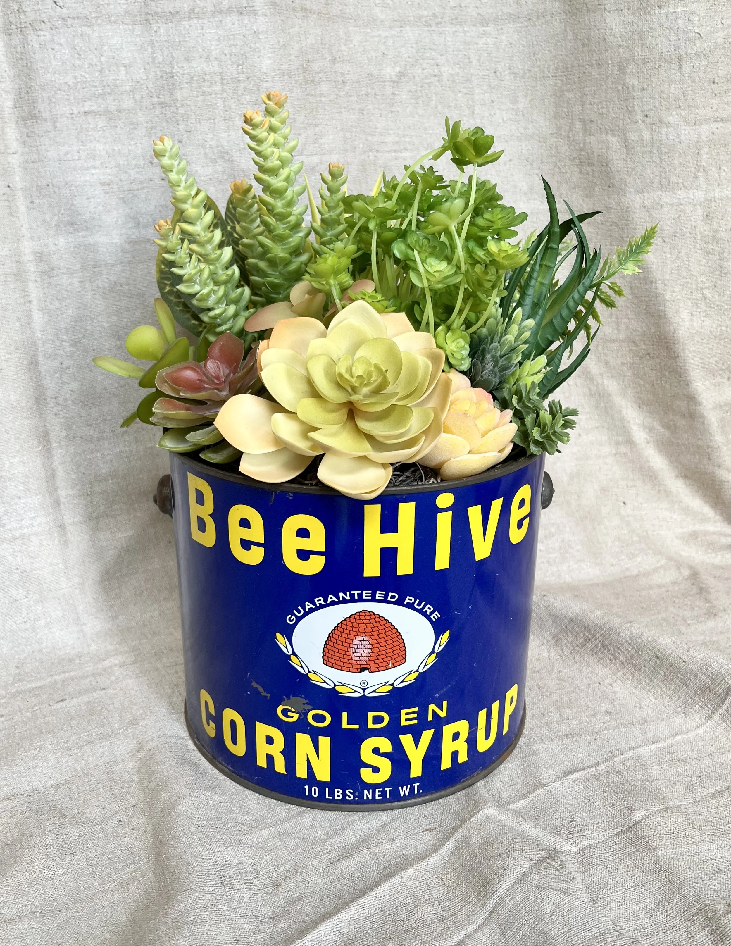 Vintage syrup tin design
