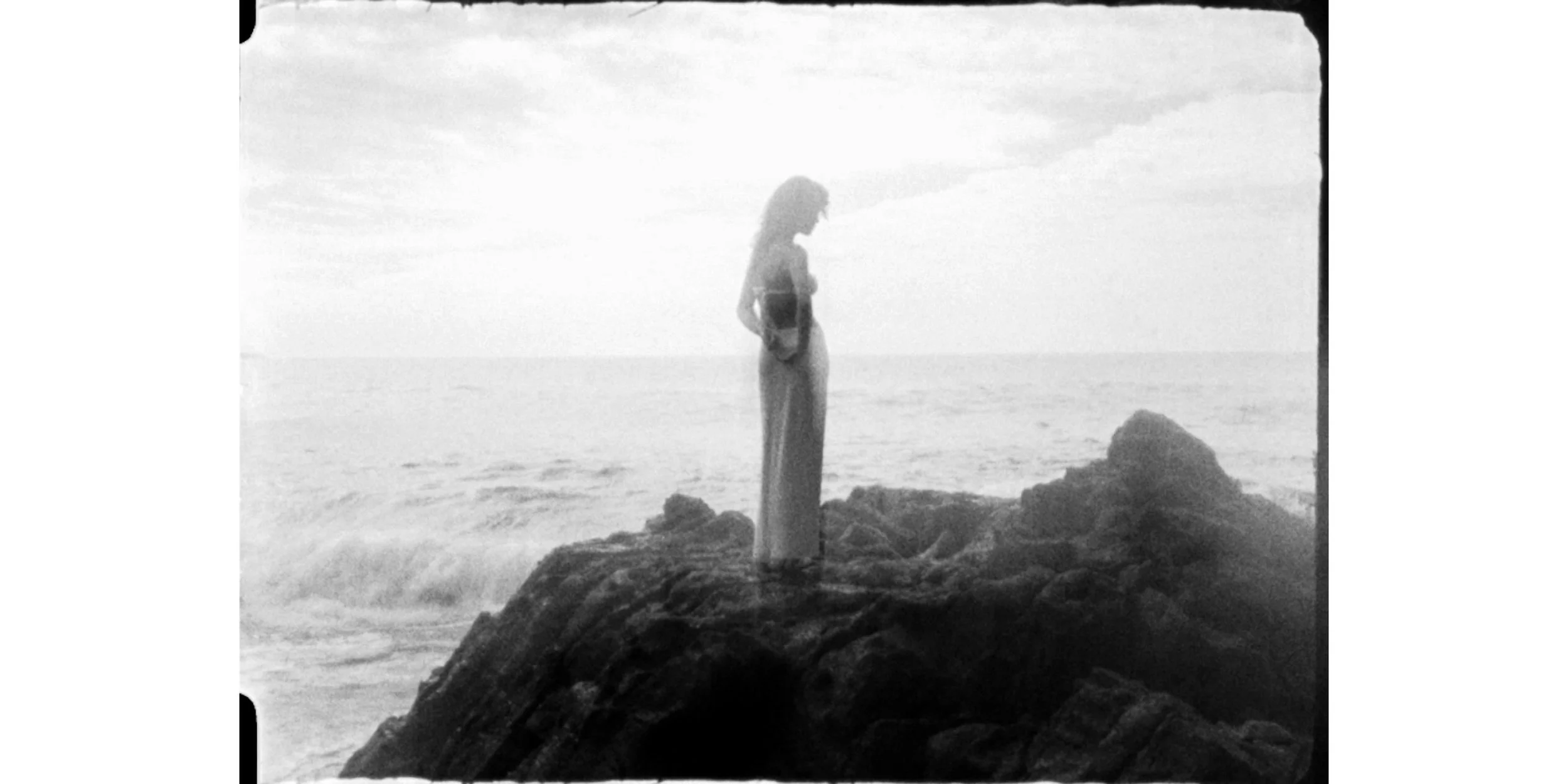                       
  
    Indah Clothing on 16mm  

   .fe-block-69ec046b99833b812454 {mix-blend-mode: ;
    } 
      