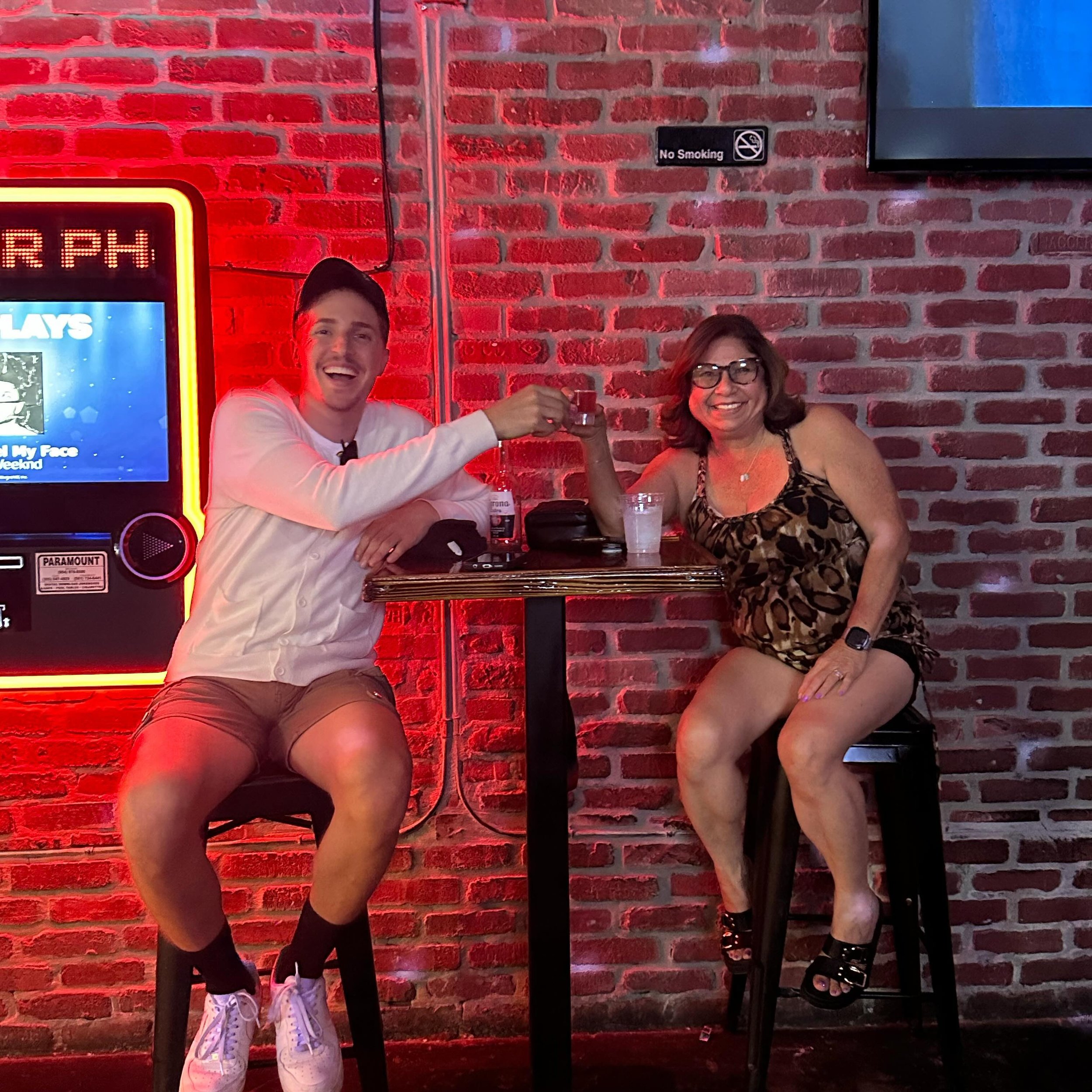CHEERS TO OUR FIRST EVER WILLY&rsquo;S CUSTOMERS! 🍻

HAPPY HOUR. 5PM - 7PM 🍸 
$5 beers / $8 specialty cocktails 
NO COVER. OPEN TO 3AM. 21+ 

365 NW 24TH ST. WYNWOOD.