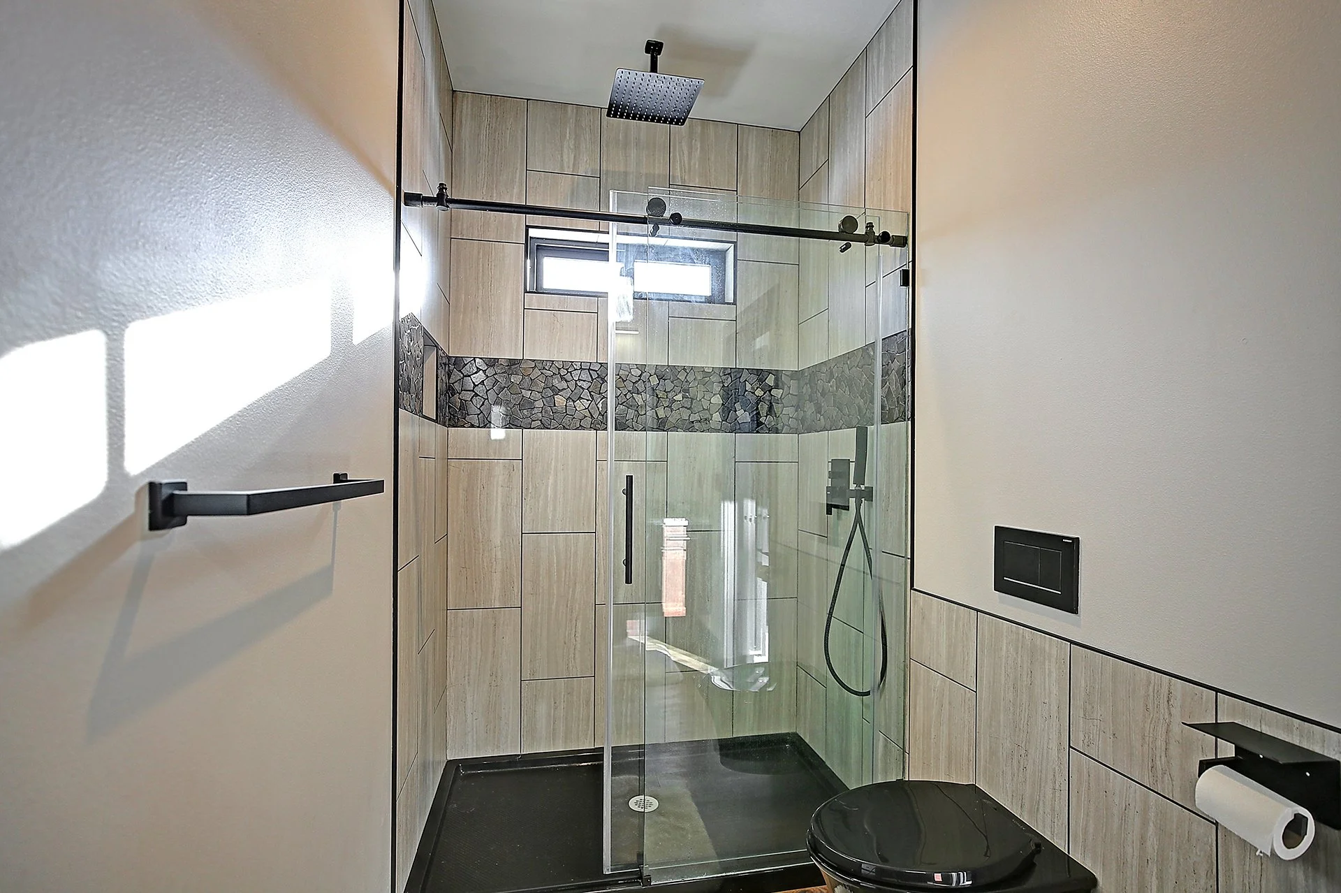 IAN_0137_8_9.jpg