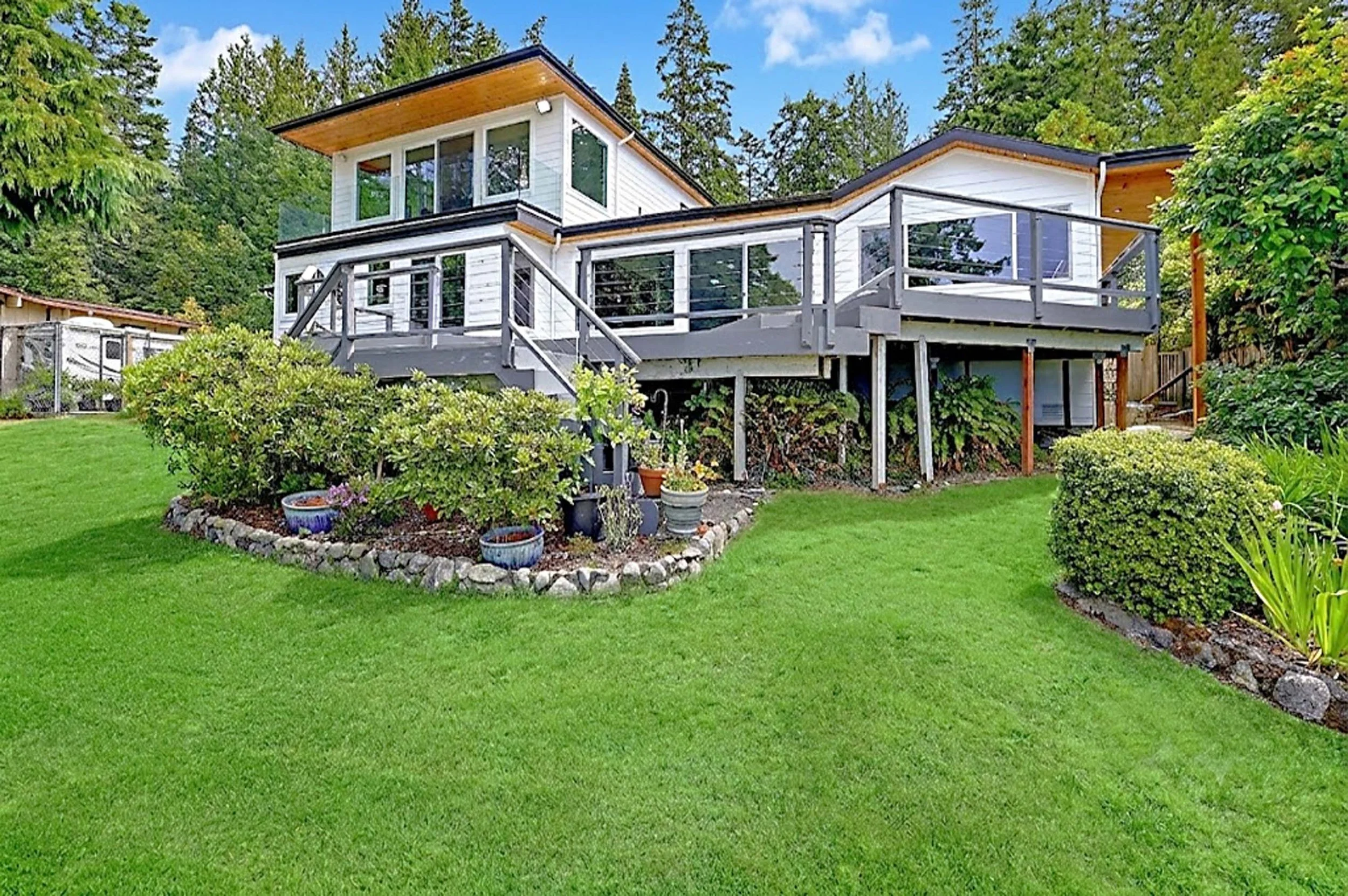 sunset_remodel_exterior_005.jpg