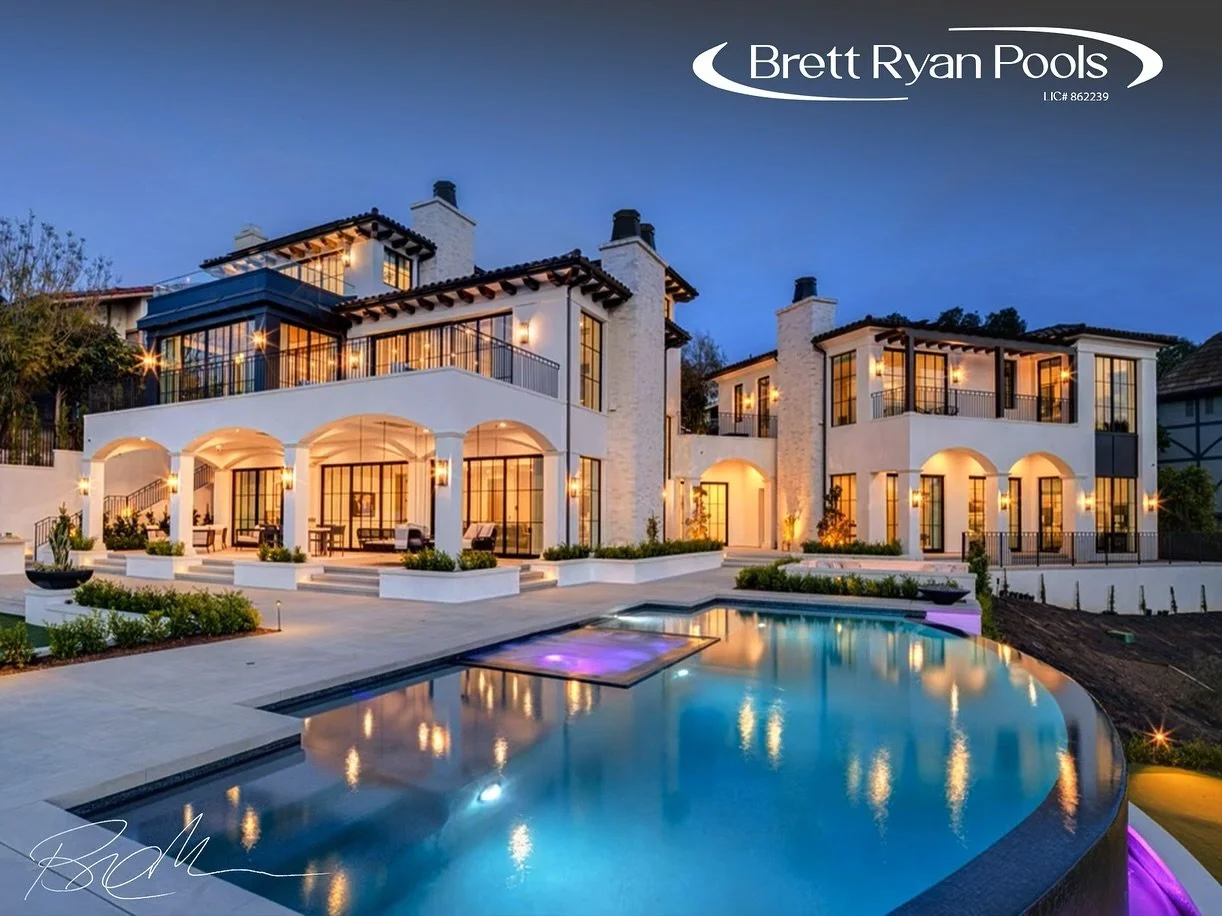 🌙 to ☀️

 &bull;spacious infinity pool to compliment over 9,000 sqft. custom home &bull;

#customhome #infinitypool #oc #landscapedesign #summer2024 #brettryanpools