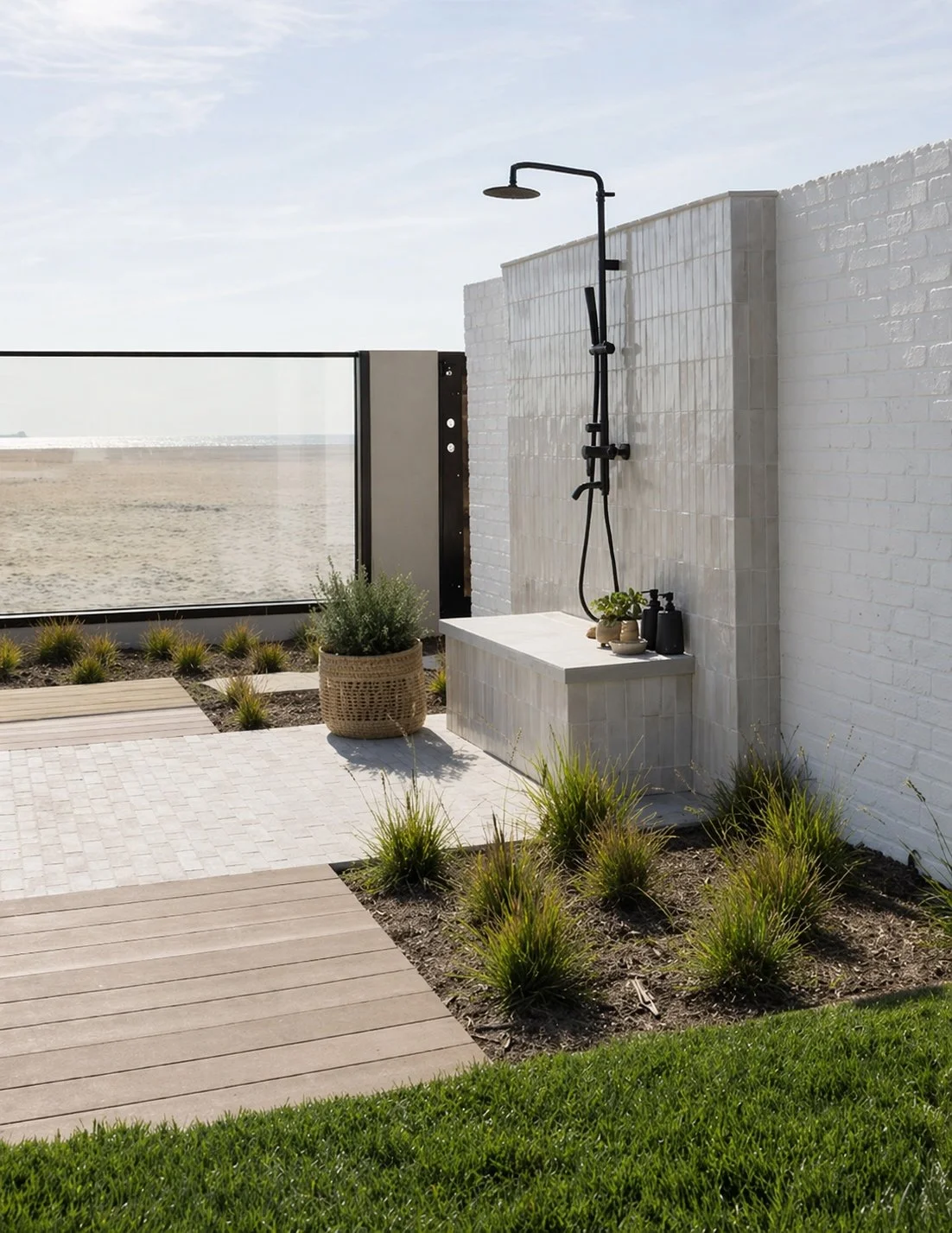 Brett-Ryan-Pools_Orange-County_Hardscape_Celene Shower Wall White Brick_4-22.jpg