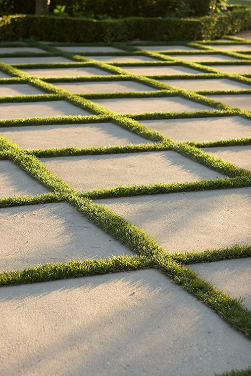 Brett-Ryan-Pools_Orange-County_Hardscape_Turf, standard grey concrete pads_4.22.jpg