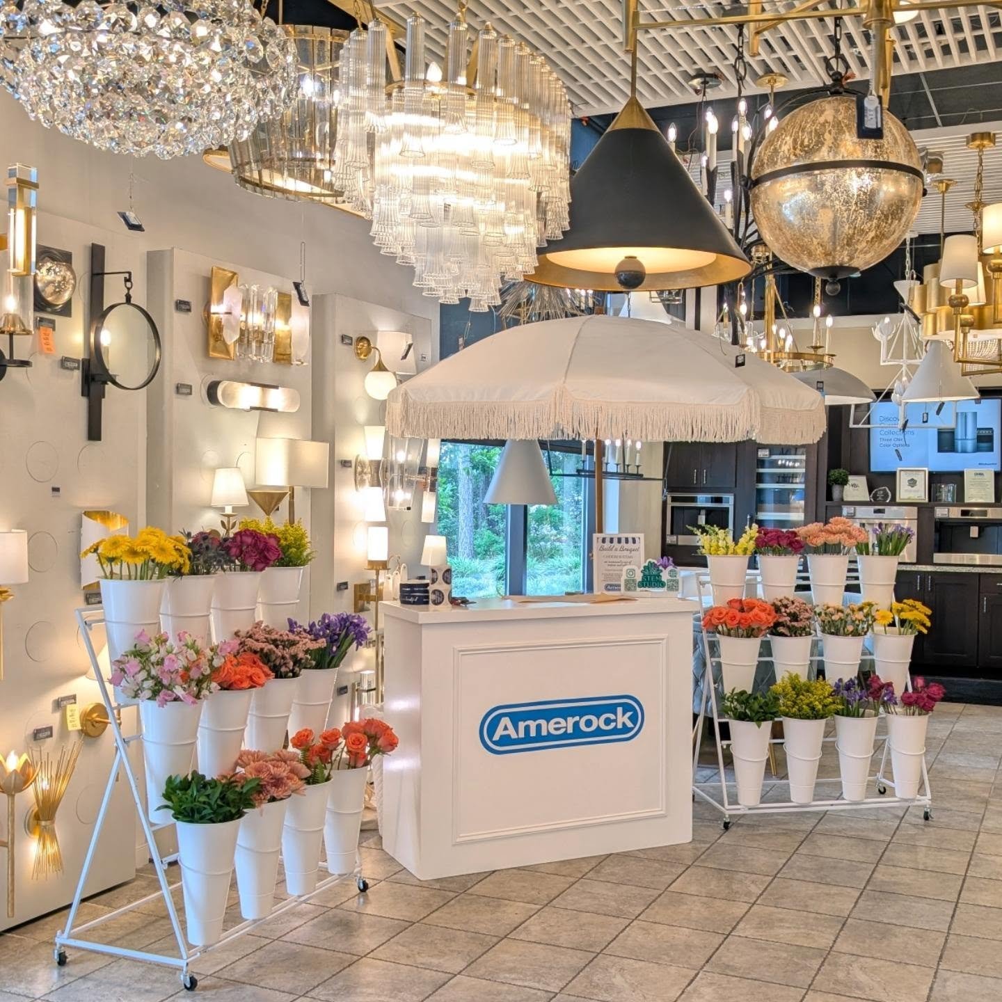 One client, two events, custom branding: everything came together so smoothly for these floral bars! 

Our favorite things about this: 
- working in two beautiful spaces
- providing 10 stems for a full bouquet 
- gorgeous ribbon and stickers to give 