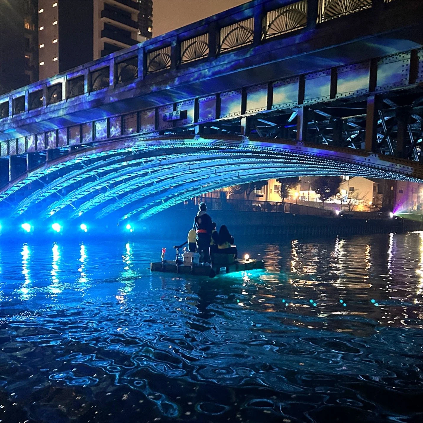 light panorama tour.jpg