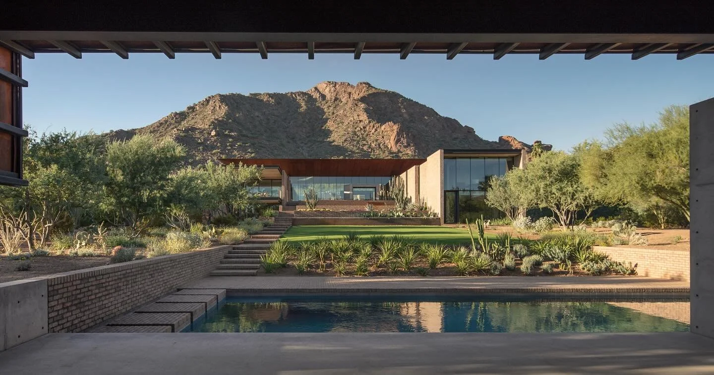 Framed mountain views

Architectural design to emphasize the beauty of the dessert landscape.

Photos by Bill Timmerman
