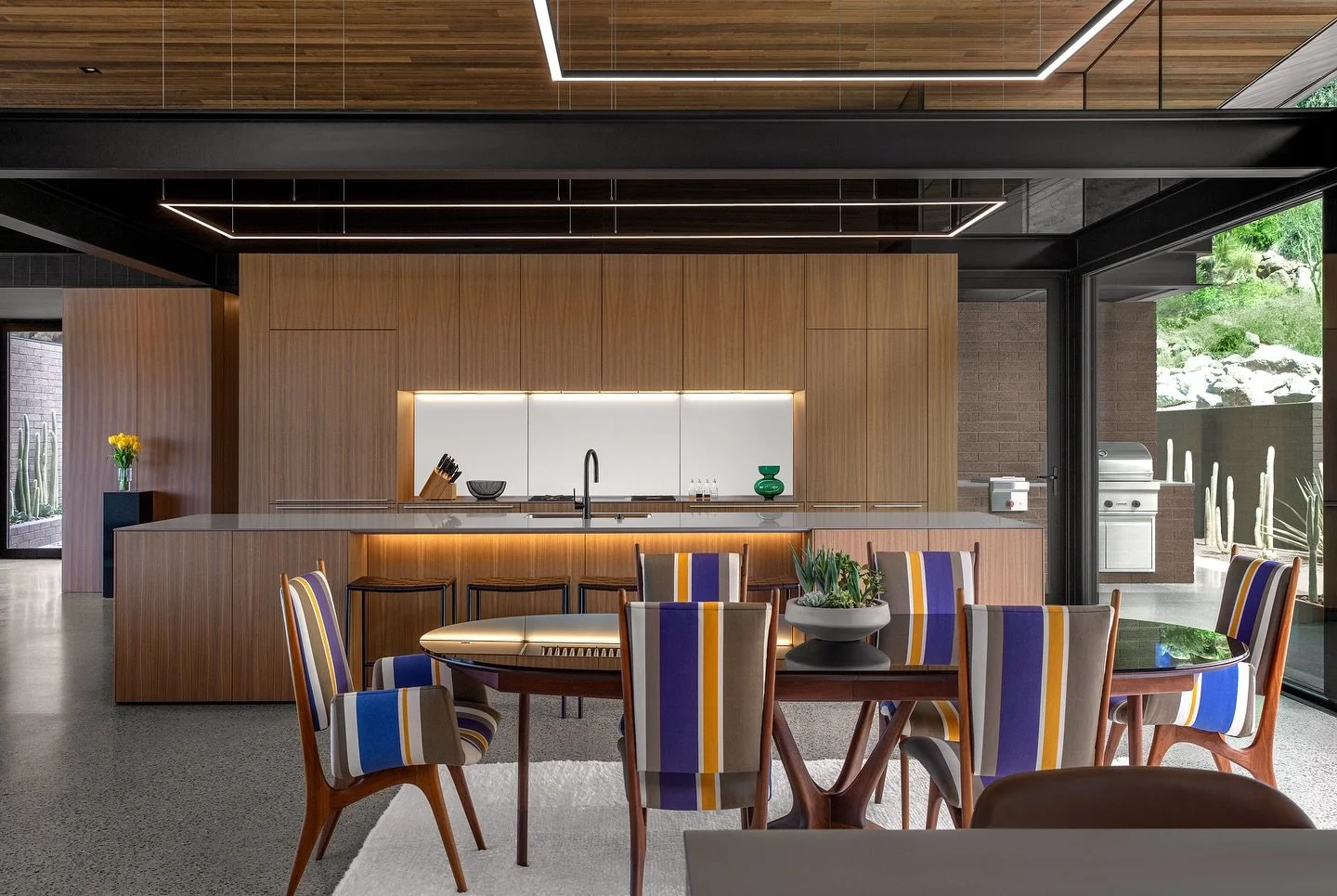 The kitchen as furniture

Photos by Bill Timmerman