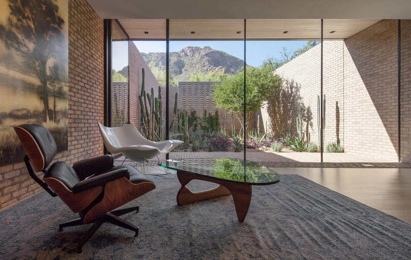 Borrowed Landscapes

Blurred boundaries between interior and exterior living

Photos by Bill Timmerman