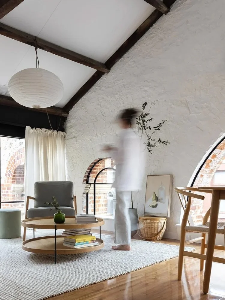 Like most photographers, I&rsquo;m ​much more comfortable behind the lens, but it&rsquo;s been a while since saying &ldquo;hi&rdquo; so here I am ☺️

I&rsquo;m Mel, a photographer &amp; mum of four based in the seaside town of Ocean Grove on the beau