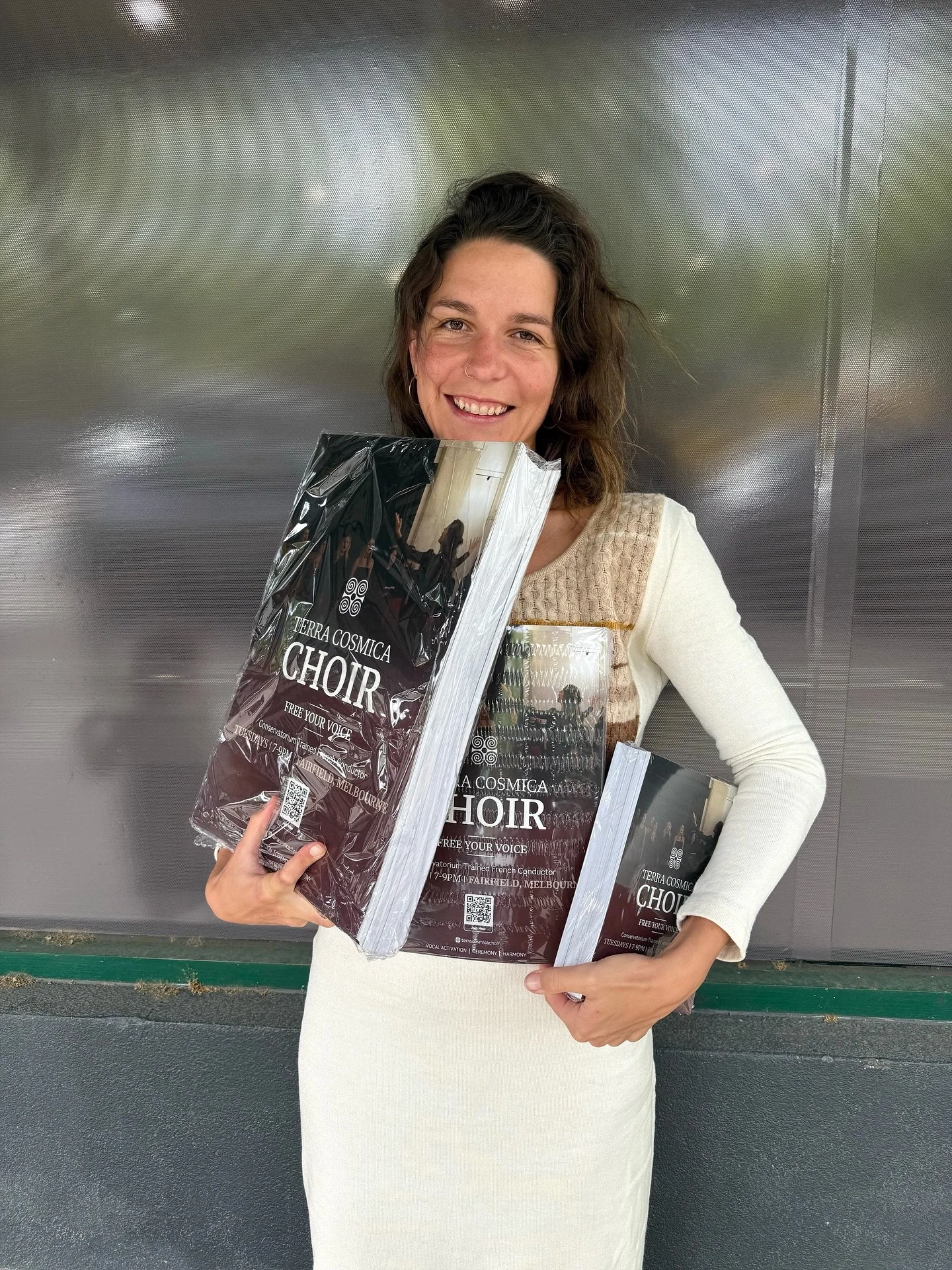 Planting seeds of my heart in Melbourne/Naarm 🤍
Calling in the voices who are ready for the medicine of Terra Cosmica Choir.

For nearly two years, Terra Cosmica Choir has held community through the trance-like field of harmony and vocal liberation.