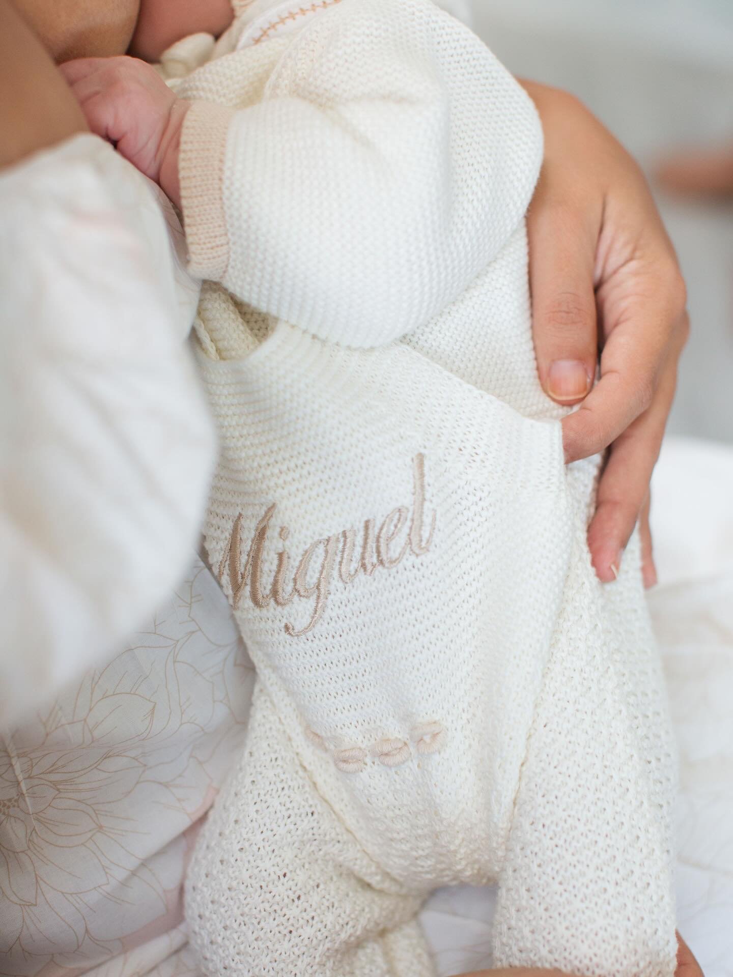 💚 Miguel de Lavalle-Alarc&oacute;n 💚

Este chiquit&iacute;n amado lleg&oacute; a este plano a completar nuestra familia el 10.31.25 🎃🌈

As&iacute; como su &ldquo;hermana mayor&rdquo; Eva que naci&oacute; un 31 🔮 y lleva un nombre ✝️ Migue alias 