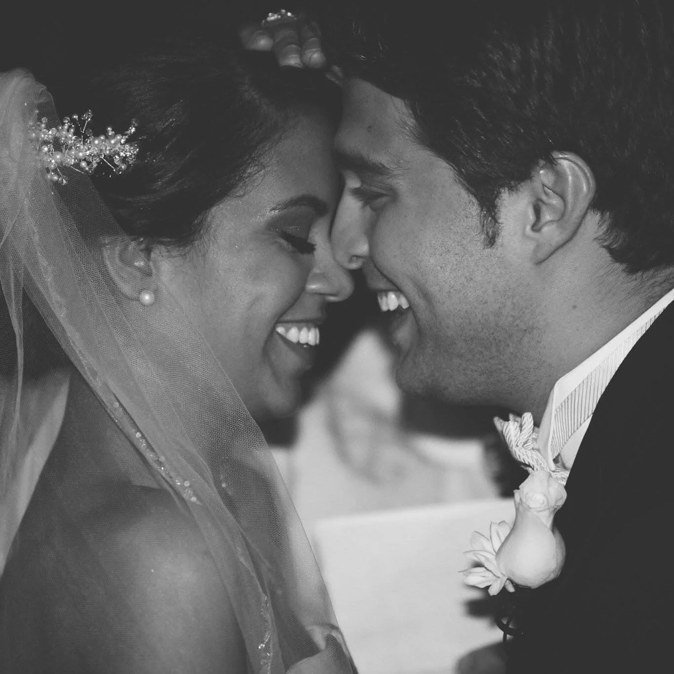 In sickness and in health, en las buenas y en las malas, aqu&iacute; y en todos los lugares del mundo, in this and in every life time, I choose us ♾️

Celebrating our 11th wedding &amp; 19th togetheraversary HOY 🫶🏽 #BodasdeAcero #StrongAsSteel