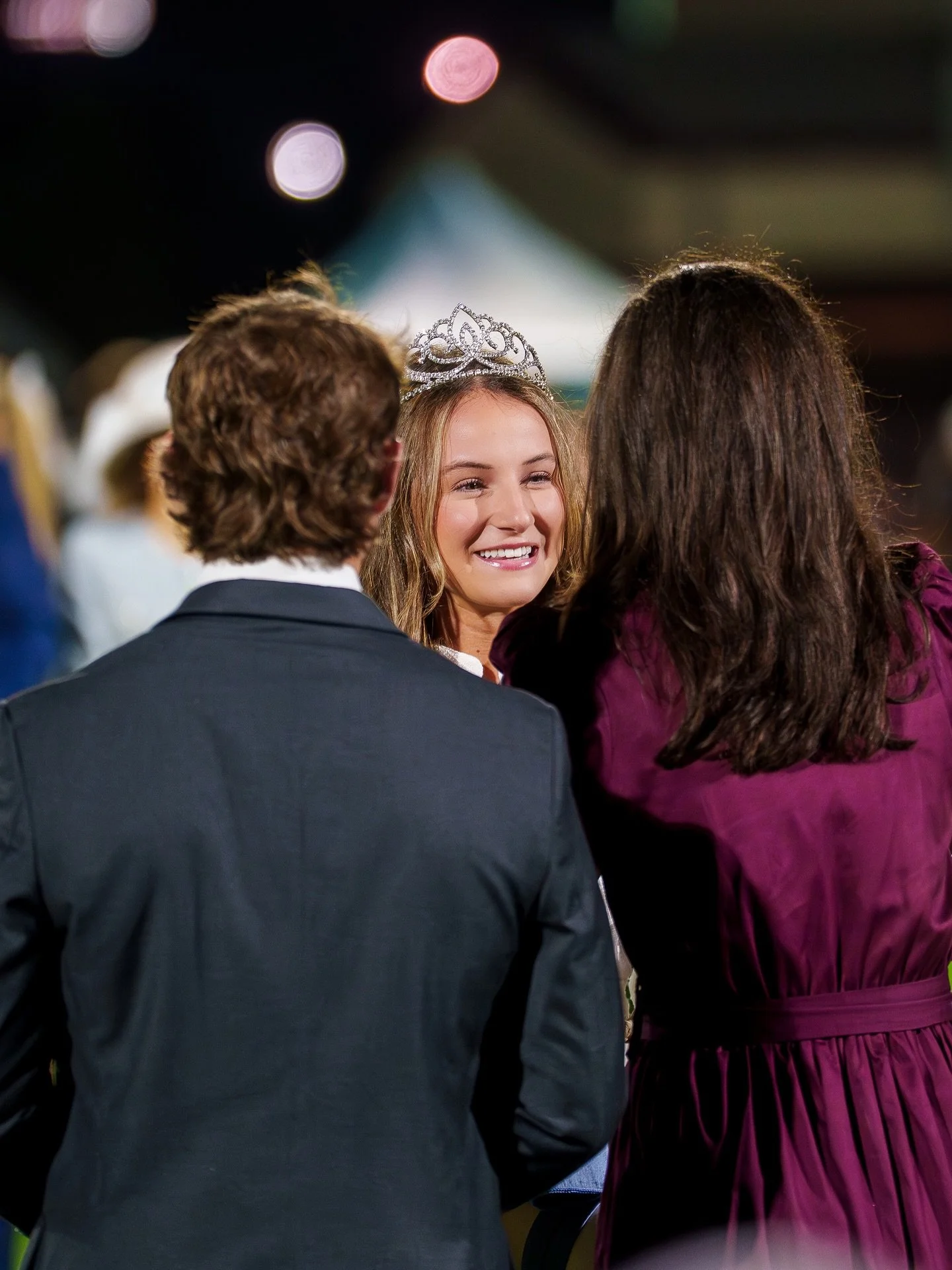 E.D. White Catholic 2025 Homecoming Queen Presentation 👑
.
.
HUGE shoutout and thank you to the incredible E.D. White Athletic Department and Administration for allowing and welcoming me to join this year&rsquo;s presentation with open arms!! 🤍📸
.