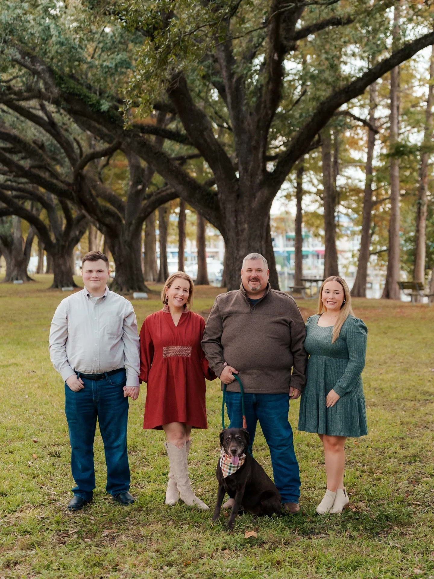 The Parr Family 
.
.
.

www.chasemazurphotography.com 

#family #familyportraits #familypictures #photographer #teenphotographer  #photography #southla #southlouisiana  #louisiana  #louisianaphotographer #portraits #portraitphotography #portraitphoto